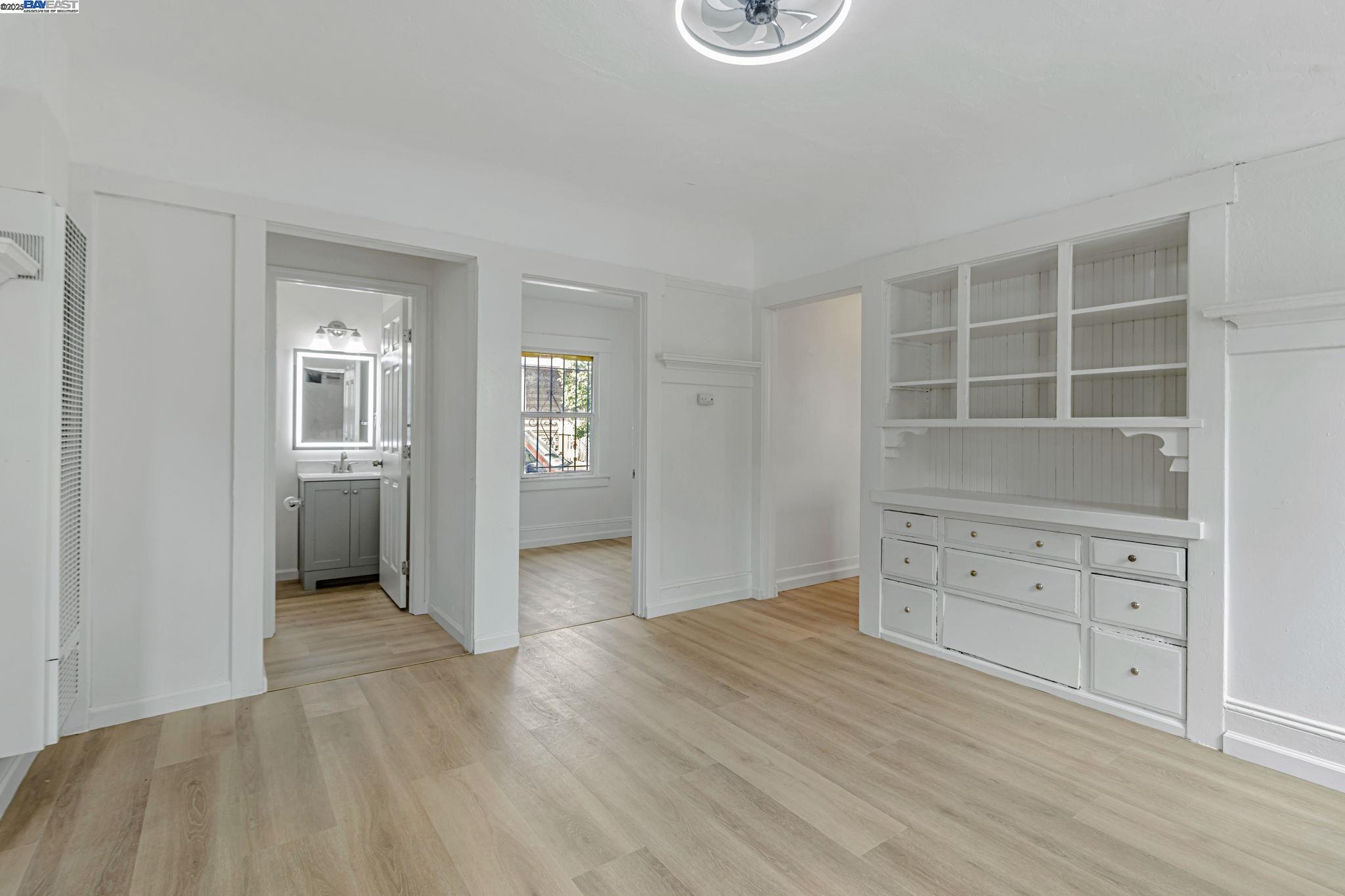 Detail Gallery Image 7 of 15 For 1273 98th Ave, Oakland,  CA 94603 - 5 Beds | 2 Baths