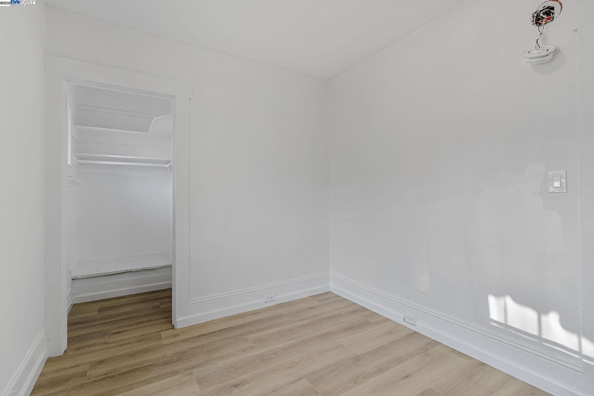 Detail Gallery Image 8 of 15 For 1273 98th Ave, Oakland,  CA 94603 - 5 Beds | 2 Baths
