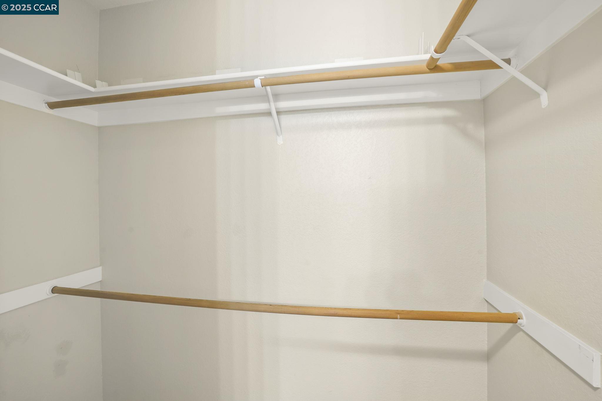Detail Gallery Image 17 of 29 For 485 Canyon Oaks Dr #J,  Oakland,  CA 94605 - 2 Beds | 2/1 Baths