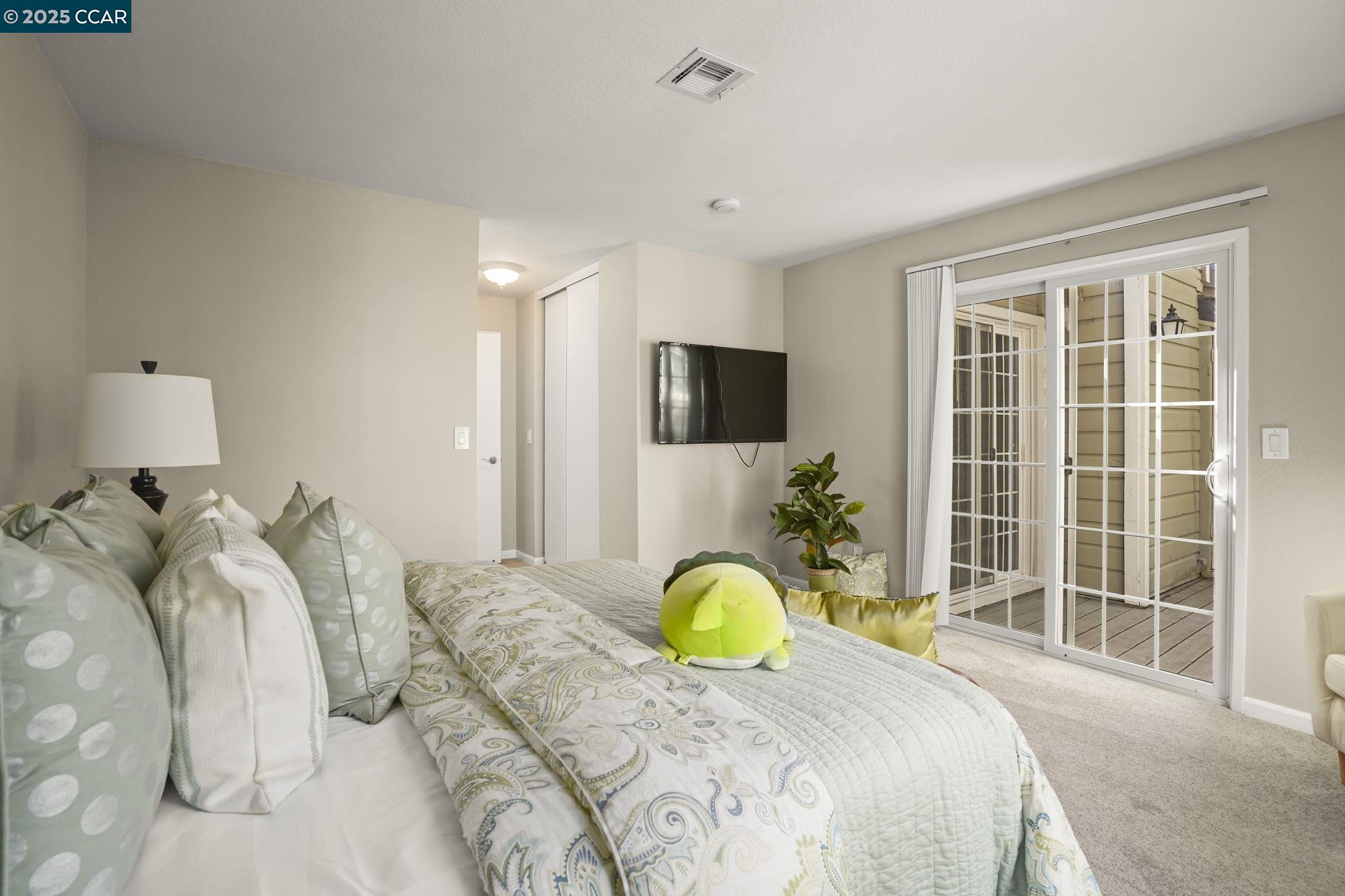Detail Gallery Image 18 of 29 For 485 Canyon Oaks Dr #J,  Oakland,  CA 94605 - 2 Beds | 2/1 Baths