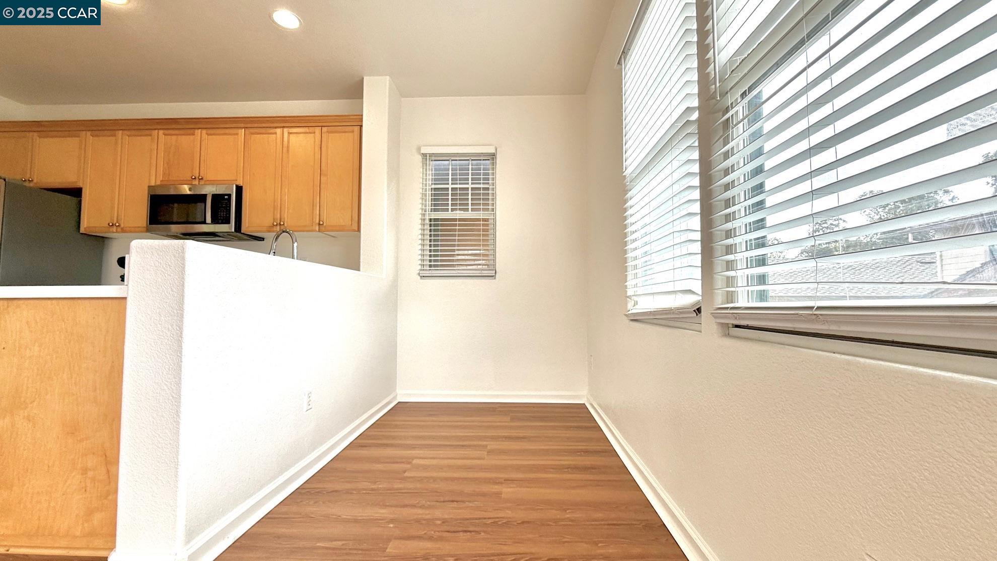 Detail Gallery Image 7 of 27 For 1136 Taraya Terr - Unit B, Hercules,  CA 94547 - 1 Beds | 1 Baths