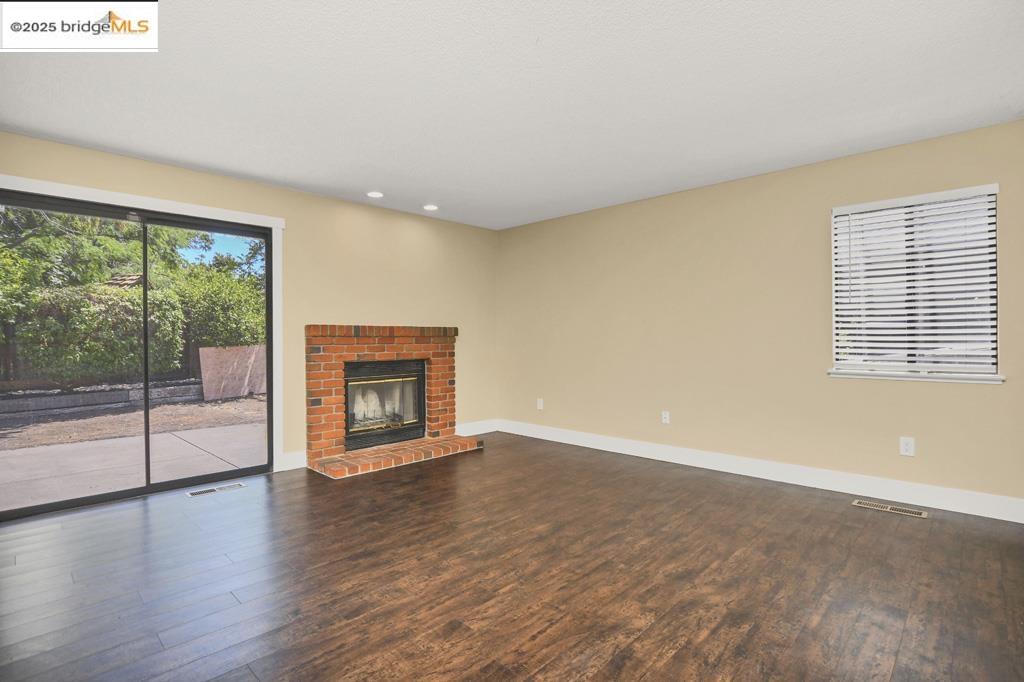 Detail Gallery Image 13 of 35 For 921 Clay Ct, Antioch,  CA 94509 - 4 Beds | 2/1 Baths