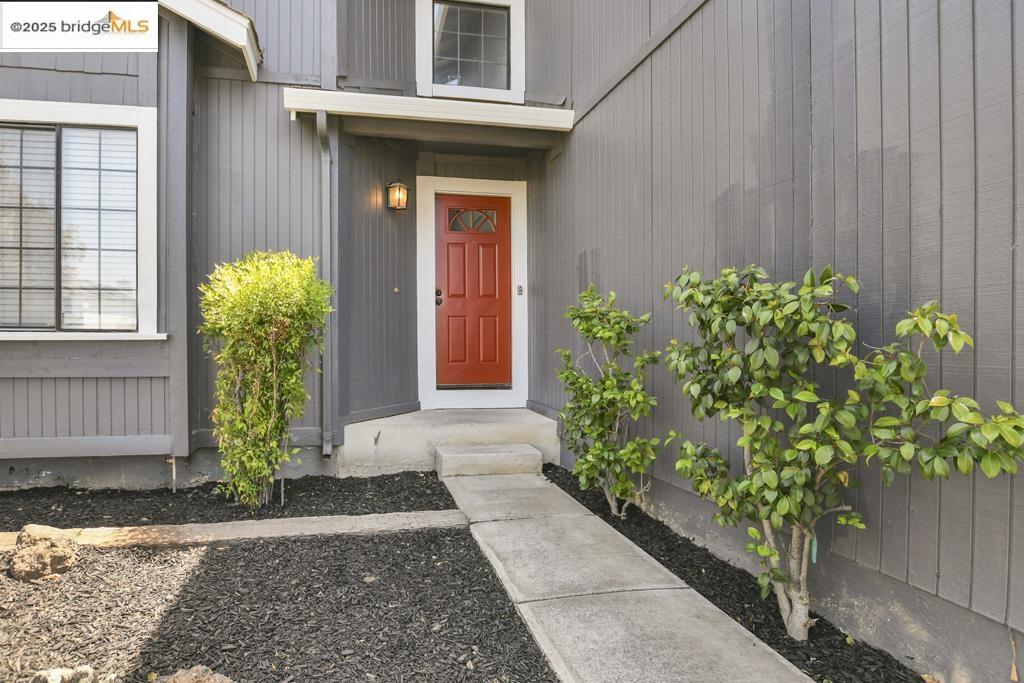 Detail Gallery Image 7 of 35 For 921 Clay Ct, Antioch,  CA 94509 - 4 Beds | 2/1 Baths