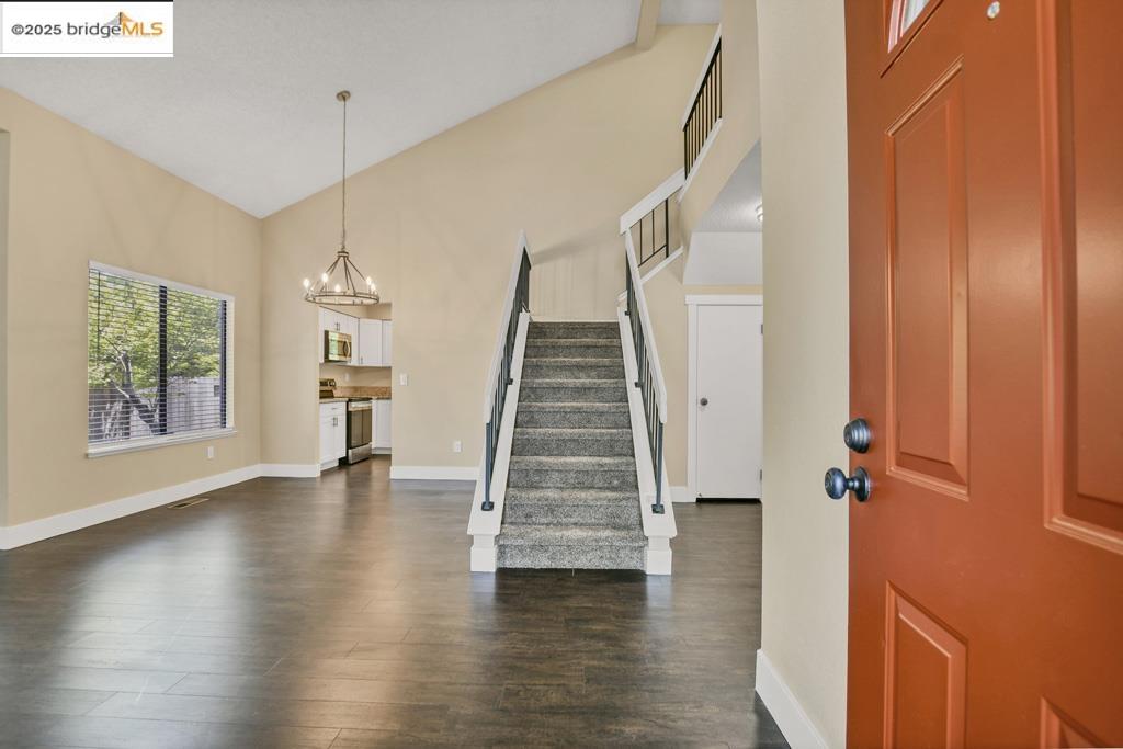 Detail Gallery Image 8 of 35 For 921 Clay Ct, Antioch,  CA 94509 - 4 Beds | 2/1 Baths