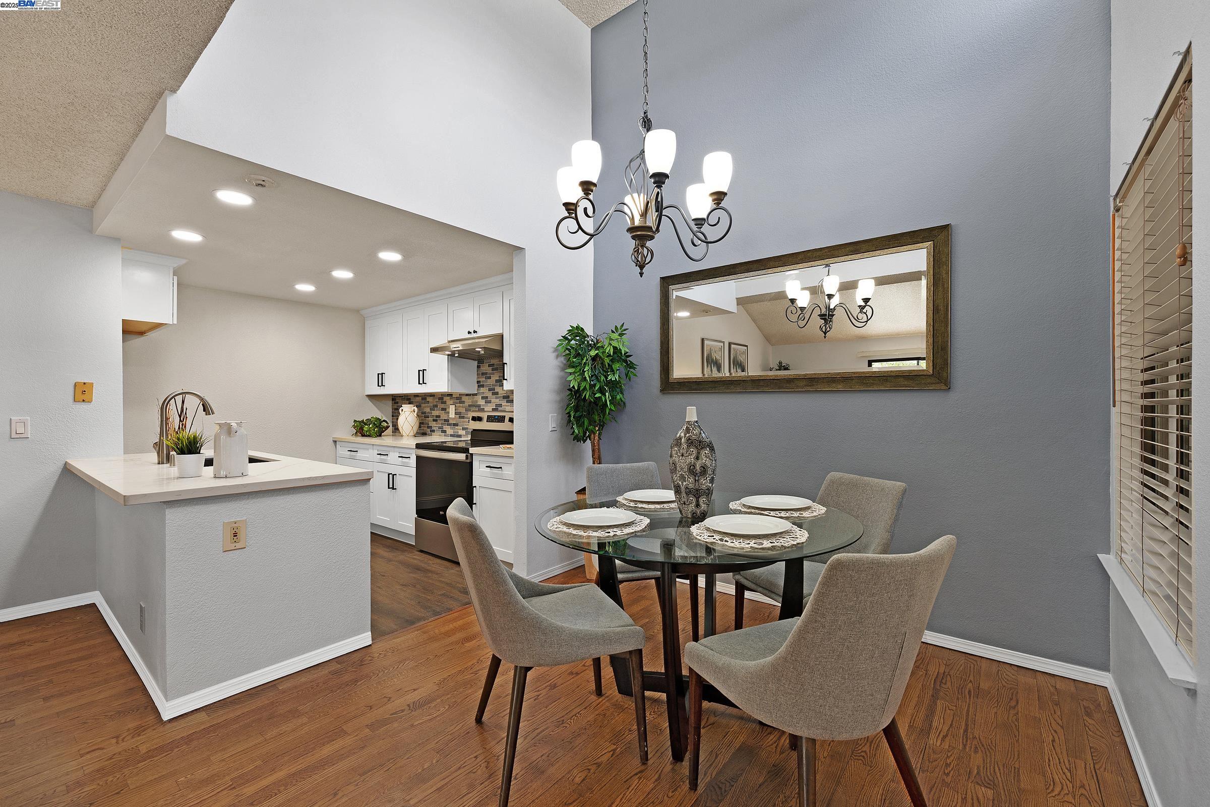 Detail Gallery Image 3 of 35 For 6488 Buena Vista Dr #B,  Newark,  CA 94560 - 2 Beds | 2 Baths