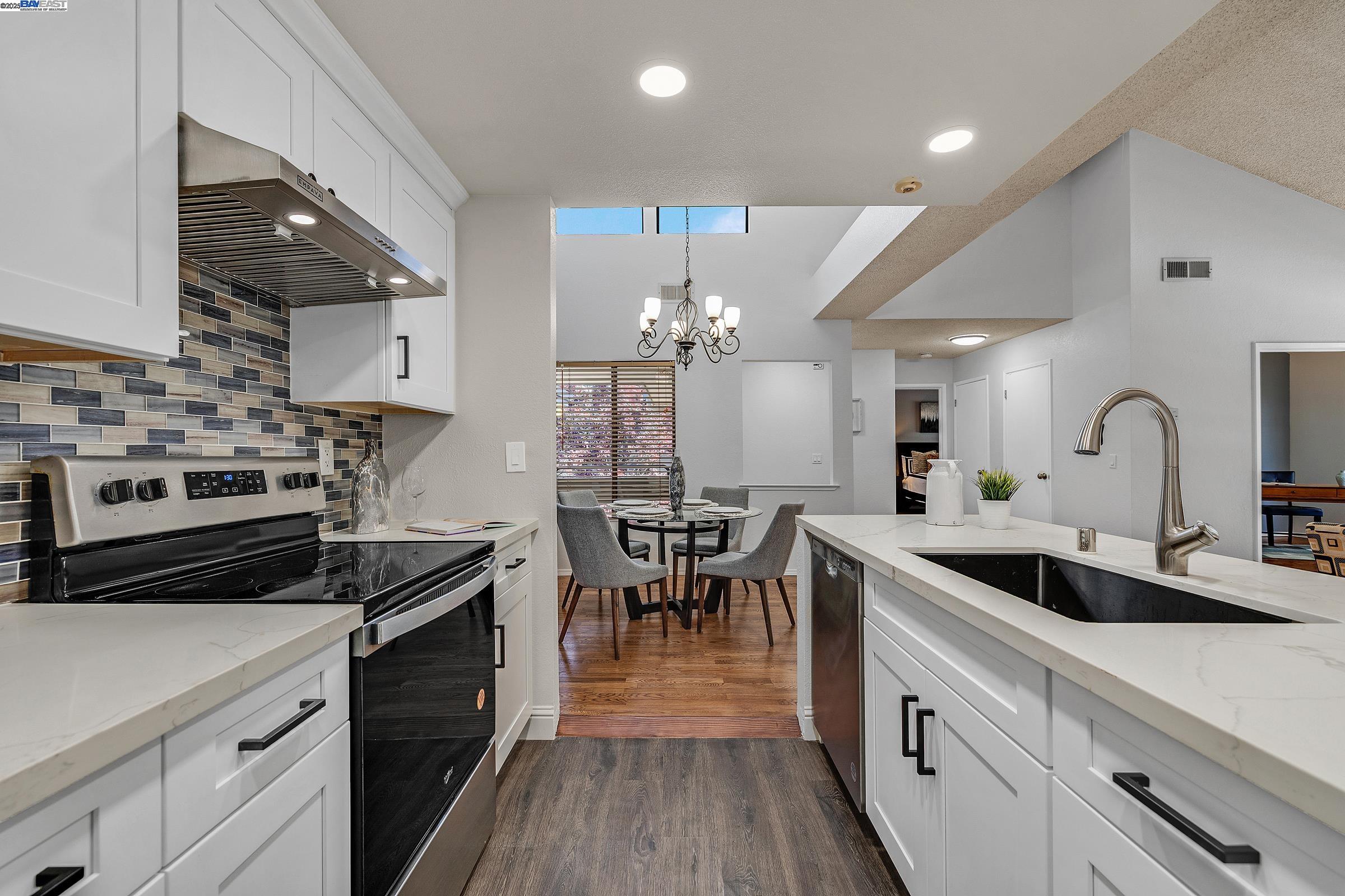 Detail Gallery Image 5 of 35 For 6488 Buena Vista Dr #B,  Newark,  CA 94560 - 2 Beds | 2 Baths