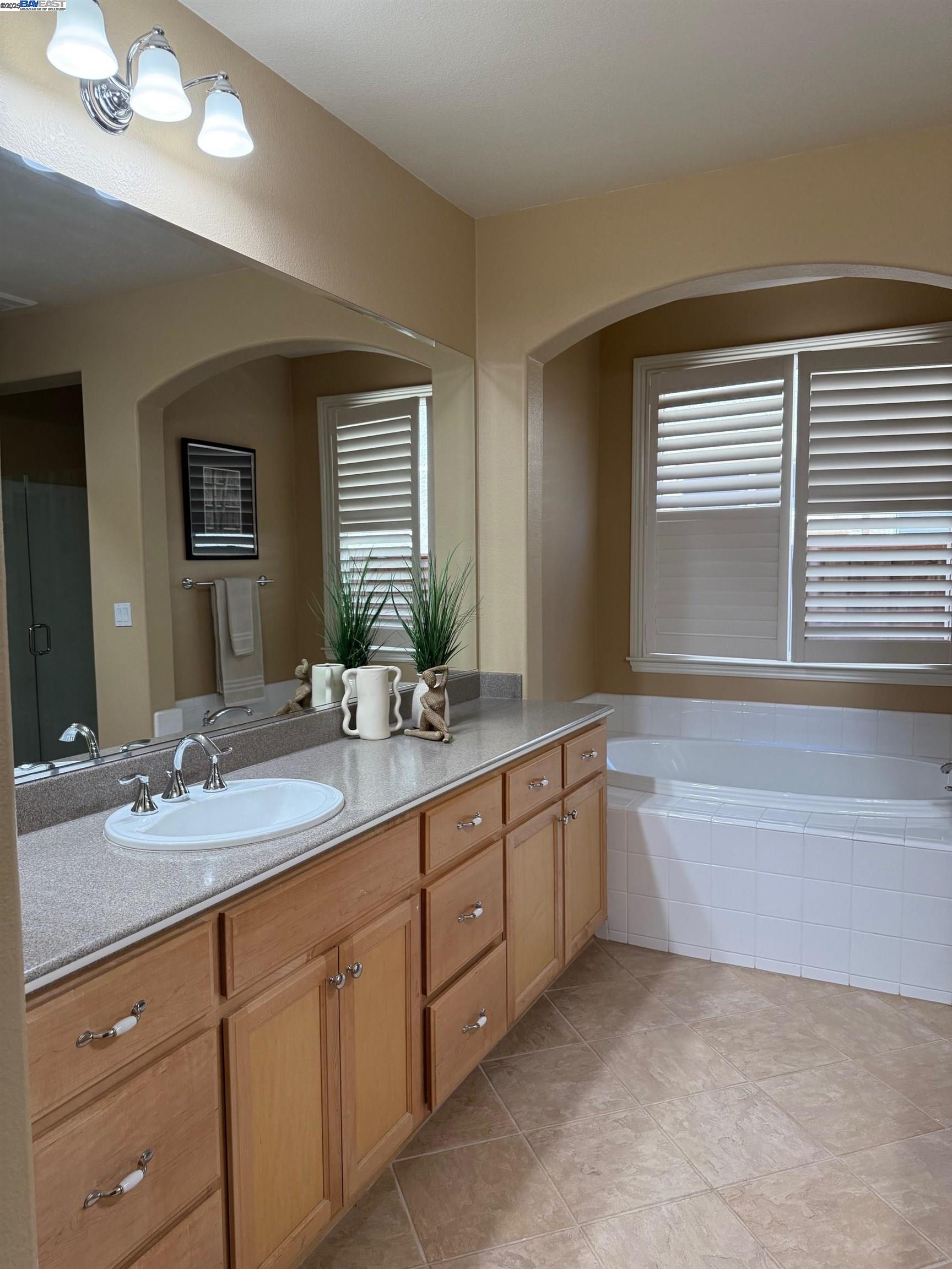Detail Gallery Image 11 of 25 For 5618 Arcadia Cir, Discovery Bay,  CA 94505 - 6 Beds | 4/1 Baths