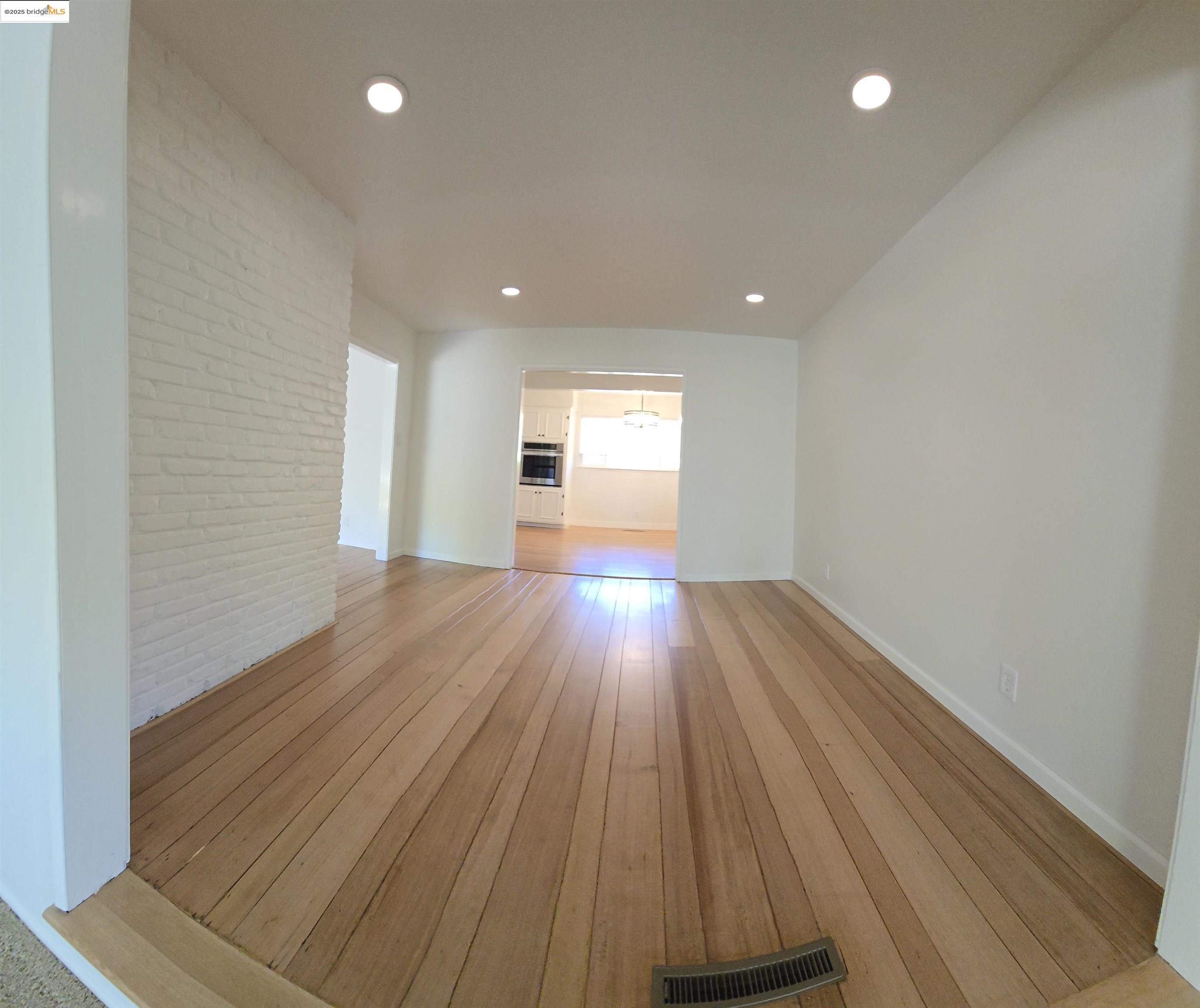 Detail Gallery Image 12 of 28 For 2 Rae Ct, Orinda,  CA 94563 - 4 Beds | 2 Baths