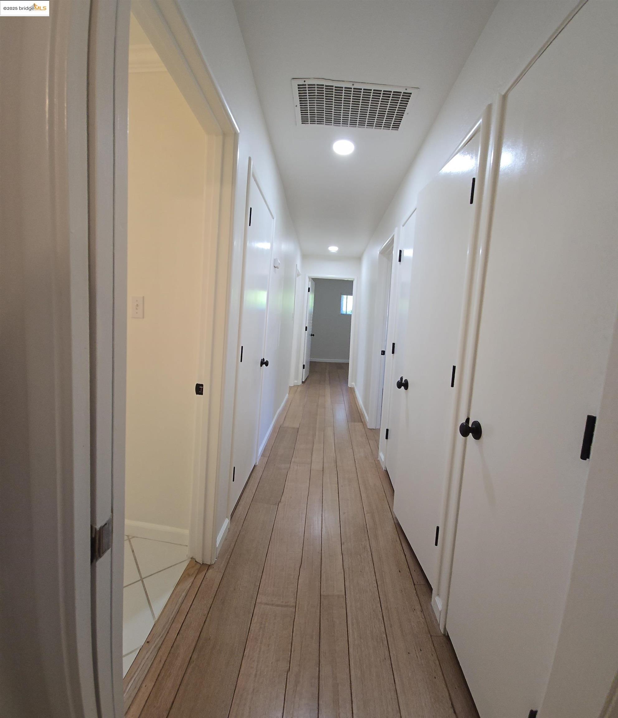 Detail Gallery Image 13 of 28 For 2 Rae Ct, Orinda,  CA 94563 - 4 Beds | 2 Baths