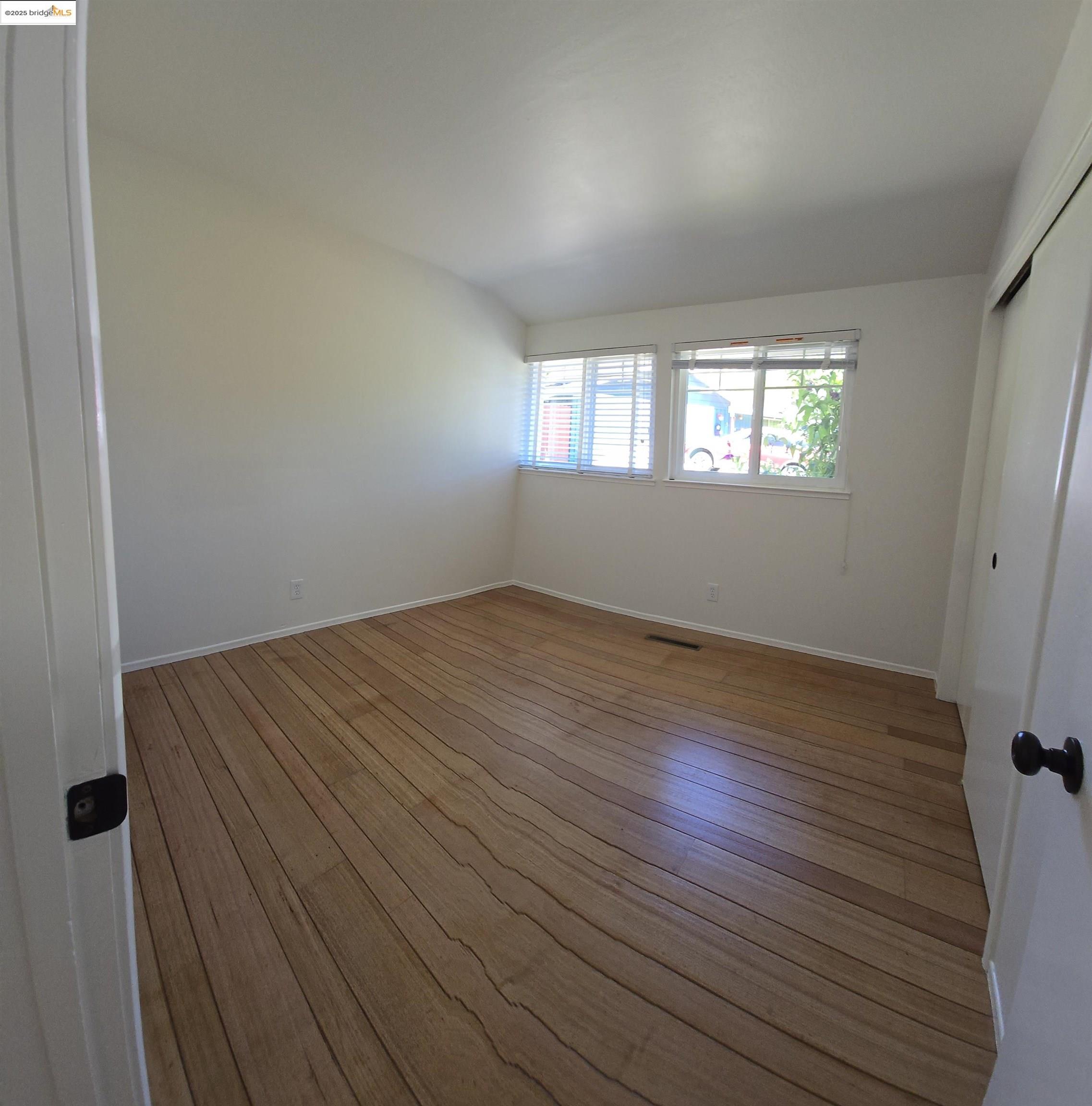 Detail Gallery Image 14 of 28 For 2 Rae Ct, Orinda,  CA 94563 - 4 Beds | 2 Baths