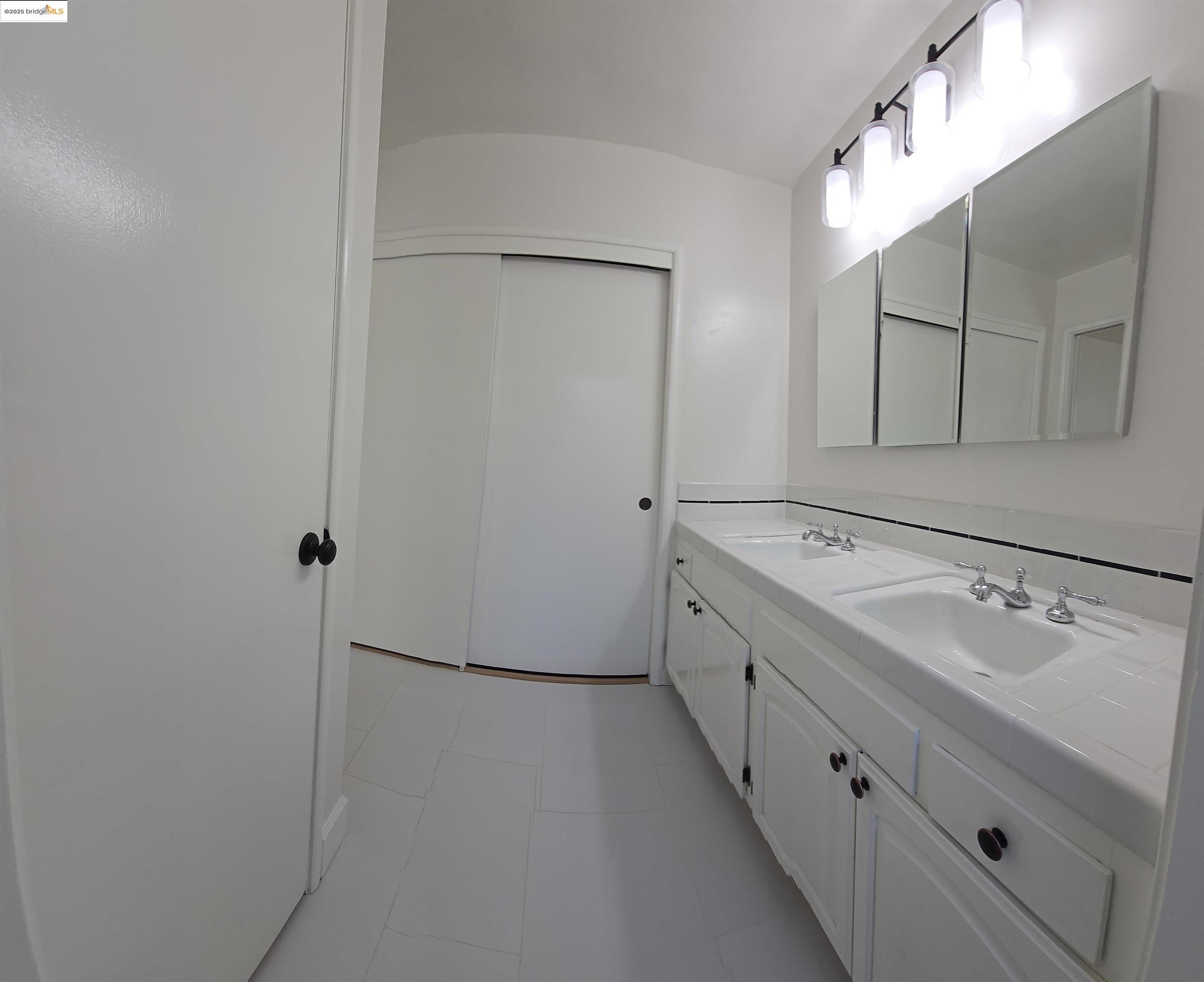 Detail Gallery Image 18 of 28 For 2 Rae Ct, Orinda,  CA 94563 - 4 Beds | 2 Baths