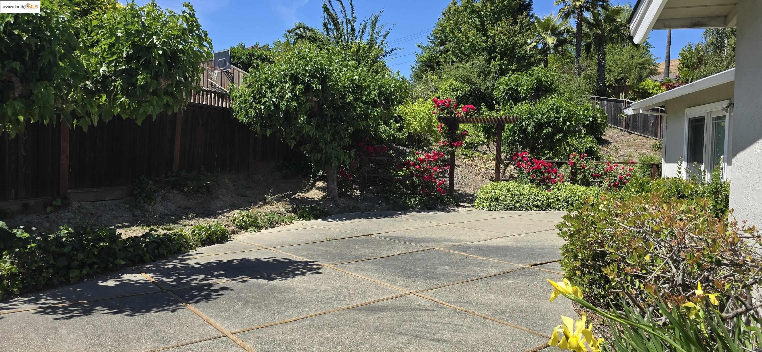 Detail Gallery Image 25 of 28 For 2 Rae Ct, Orinda,  CA 94563 - 4 Beds | 2 Baths