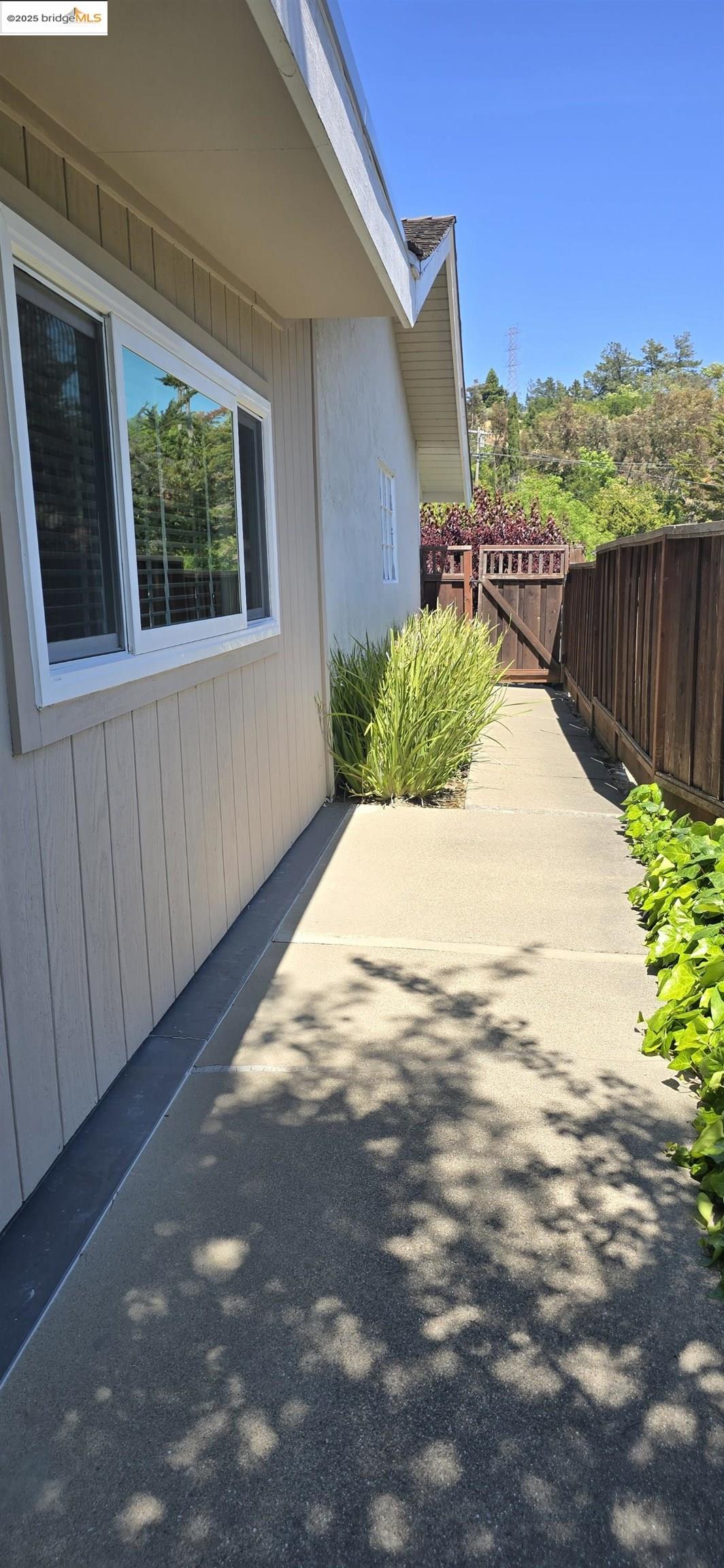 Detail Gallery Image 27 of 28 For 2 Rae Ct, Orinda,  CA 94563 - 4 Beds | 2 Baths