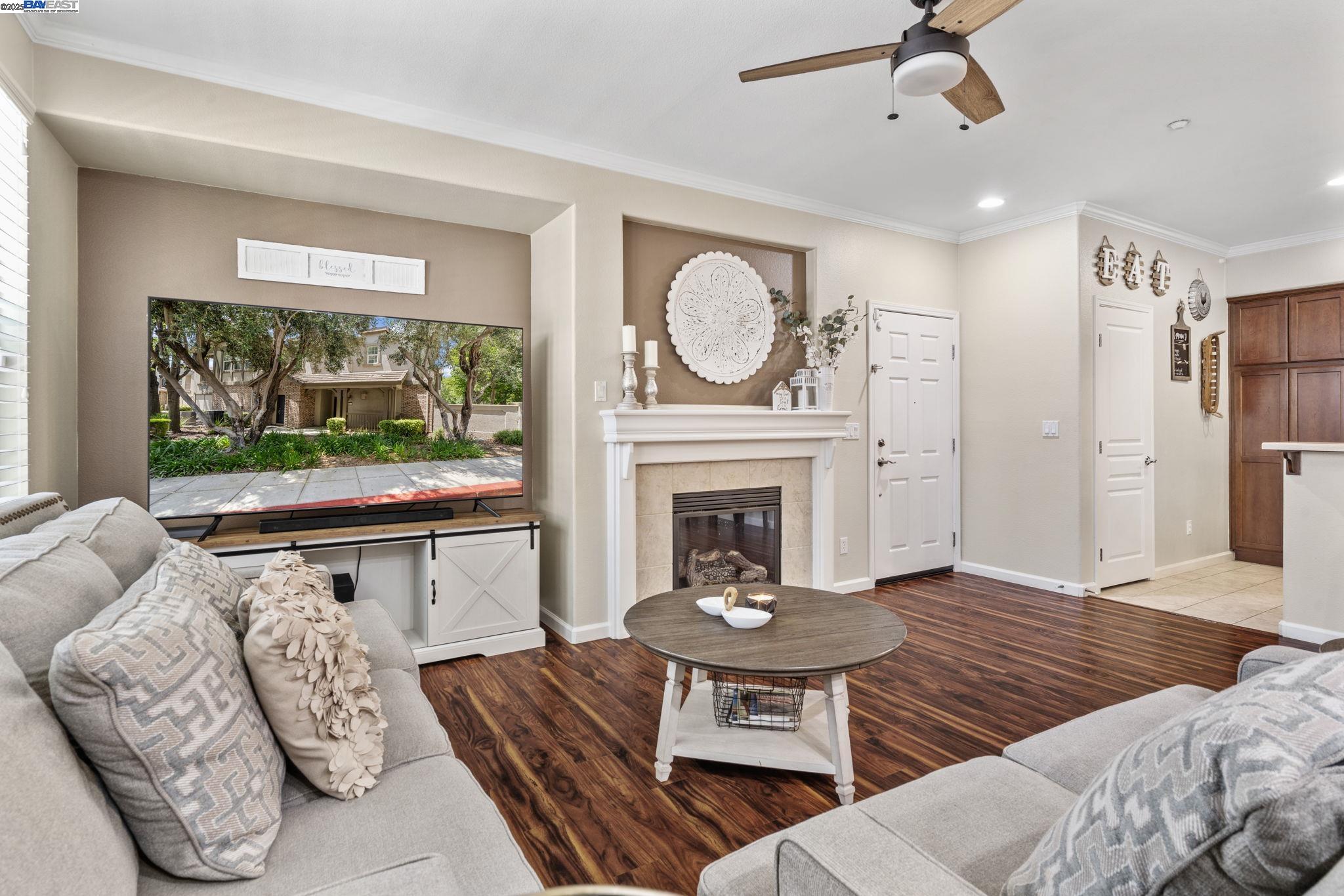Detail Gallery Image 12 of 52 For 161 W Luna Loca Ln, Mountain House,  CA 95391 - 3 Beds | 3 Baths
