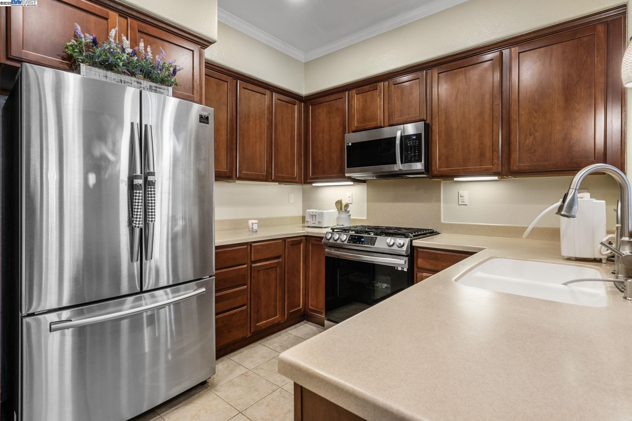 Detail Gallery Image 15 of 52 For 161 W Luna Loca Ln, Mountain House,  CA 95391 - 3 Beds | 3 Baths