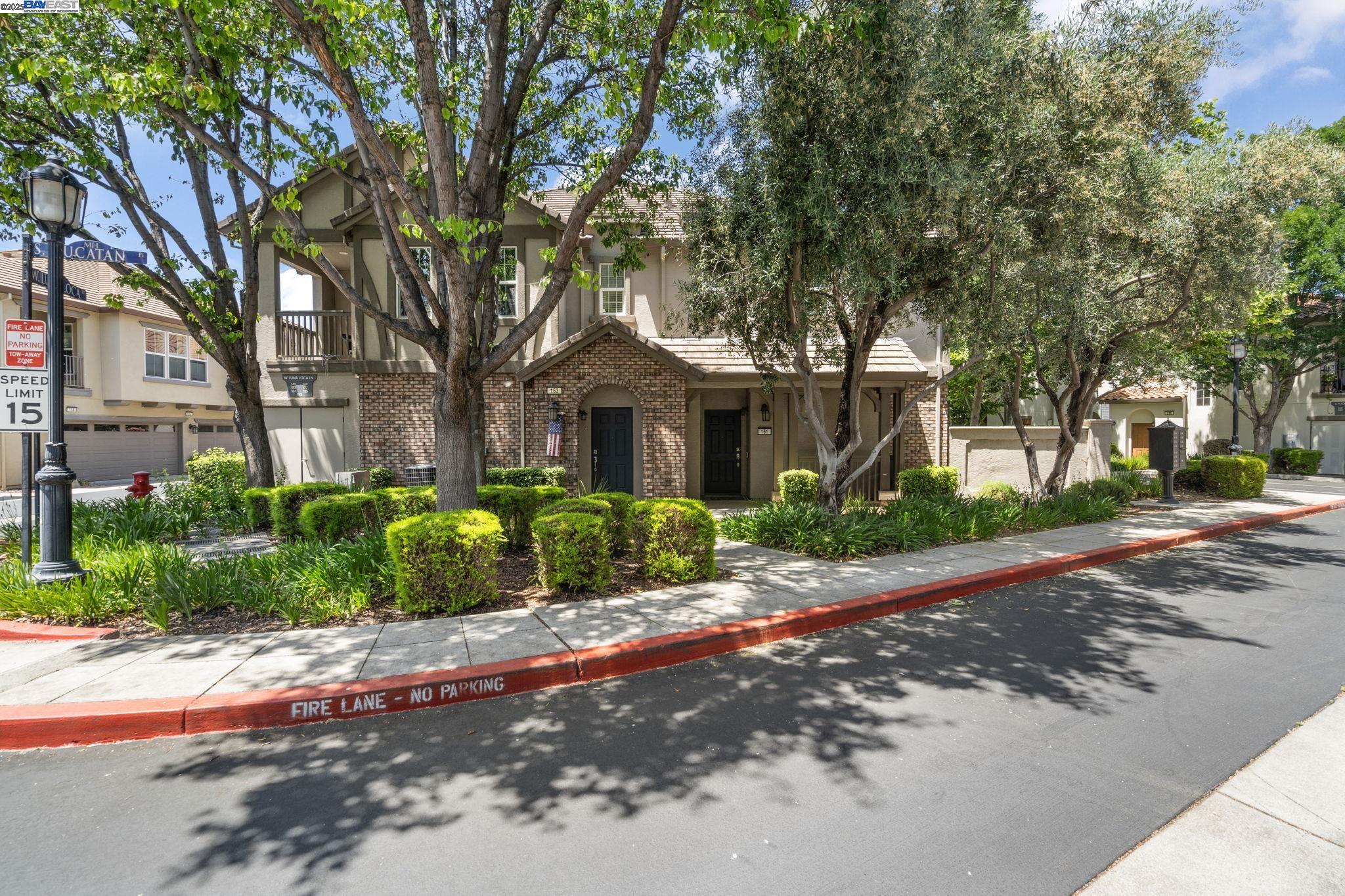Detail Gallery Image 3 of 52 For 161 W Luna Loca Ln, Mountain House,  CA 95391 - 3 Beds | 3 Baths