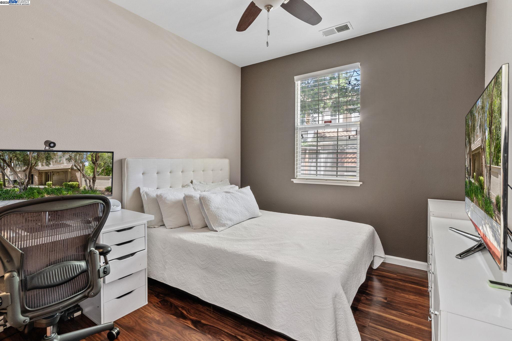 Detail Gallery Image 24 of 52 For 161 W Luna Loca Ln, Mountain House,  CA 95391 - 3 Beds | 3 Baths