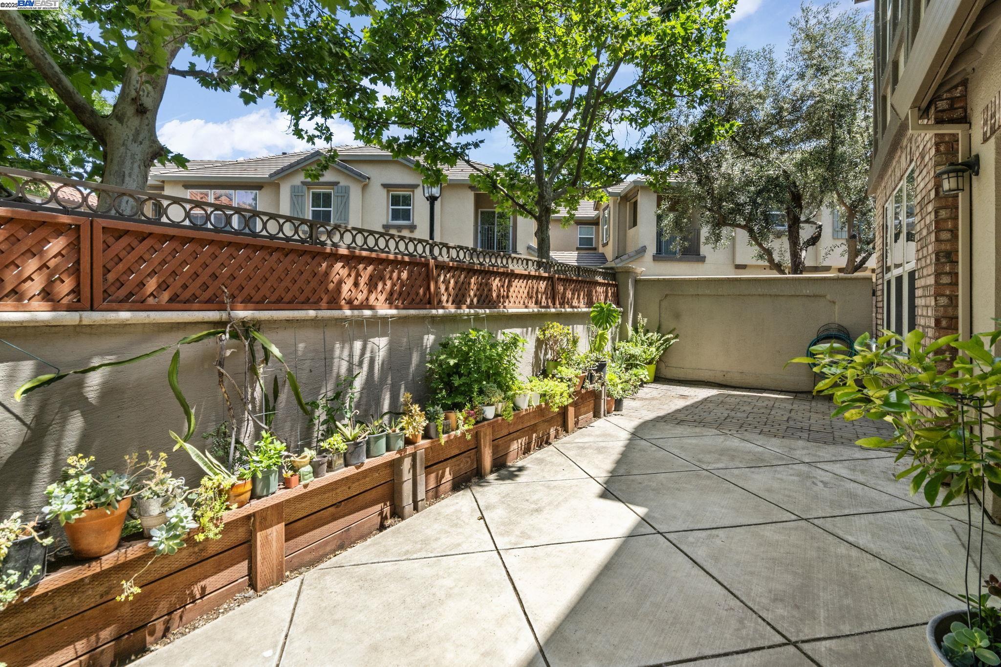 Detail Gallery Image 39 of 52 For 161 W Luna Loca Ln, Mountain House,  CA 95391 - 3 Beds | 3 Baths