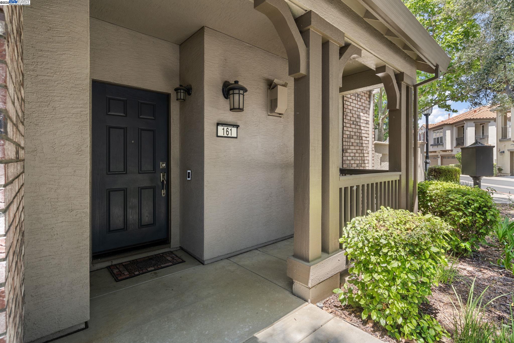 Detail Gallery Image 7 of 52 For 161 W Luna Loca Ln, Mountain House,  CA 95391 - 3 Beds | 3 Baths