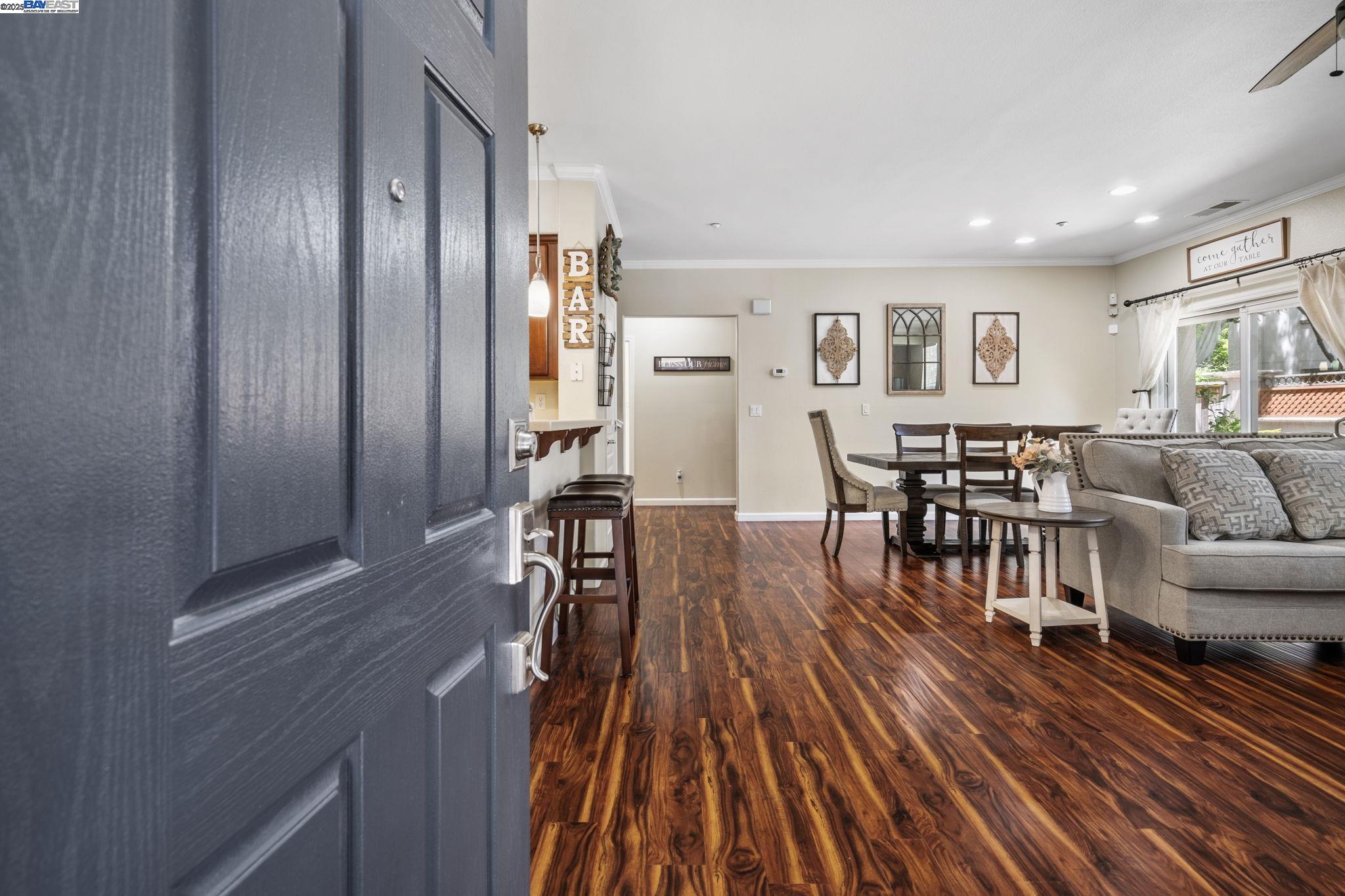 Detail Gallery Image 8 of 52 For 161 W Luna Loca Ln, Mountain House,  CA 95391 - 3 Beds | 3 Baths