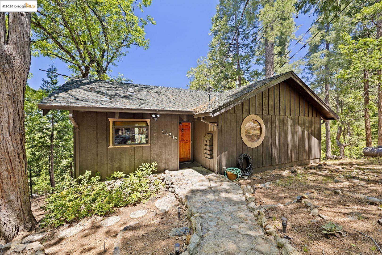 Detail Gallery Image 2 of 57 For 24242 Martingale Ln, Sonora,  CA 95370 - 2 Beds | 2 Baths