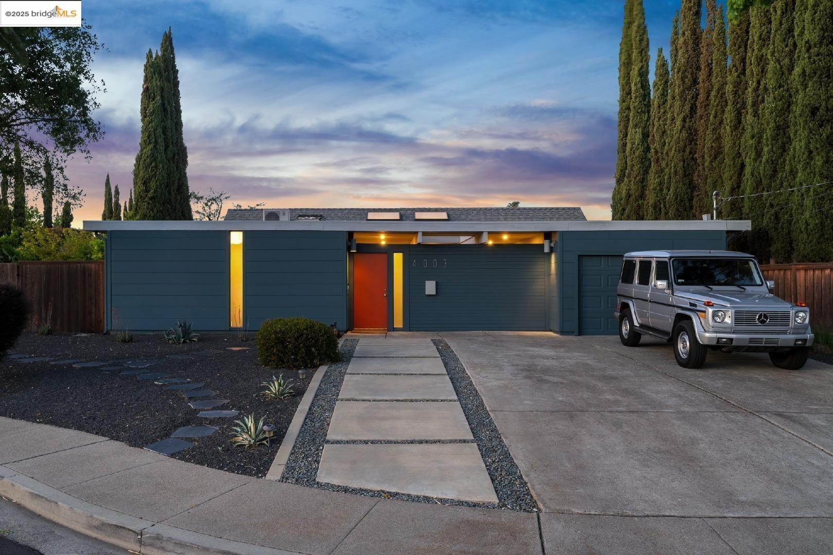 Detail Gallery Image 1 of 1 For 4003 Santa Fe Ct, Concord,  CA 94521 - 3 Beds | 2 Baths