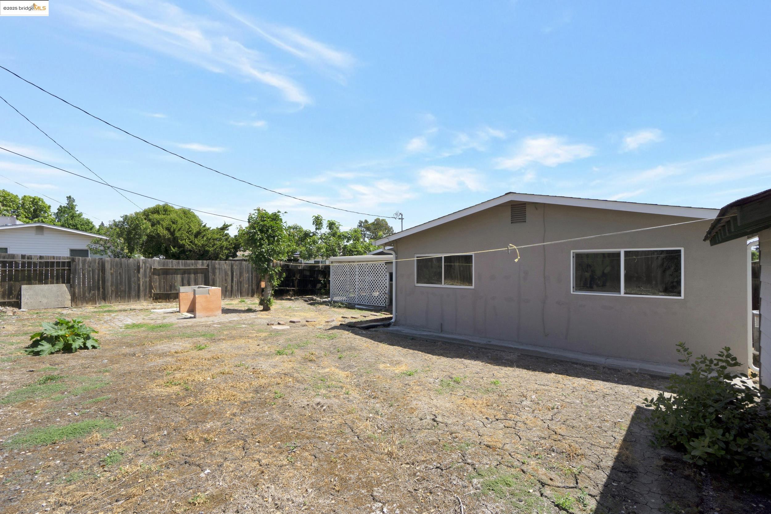 Detail Gallery Image 30 of 32 For 2049 Plum Tree Way, Fairfield,  CA 94533 - 3 Beds | 2 Baths