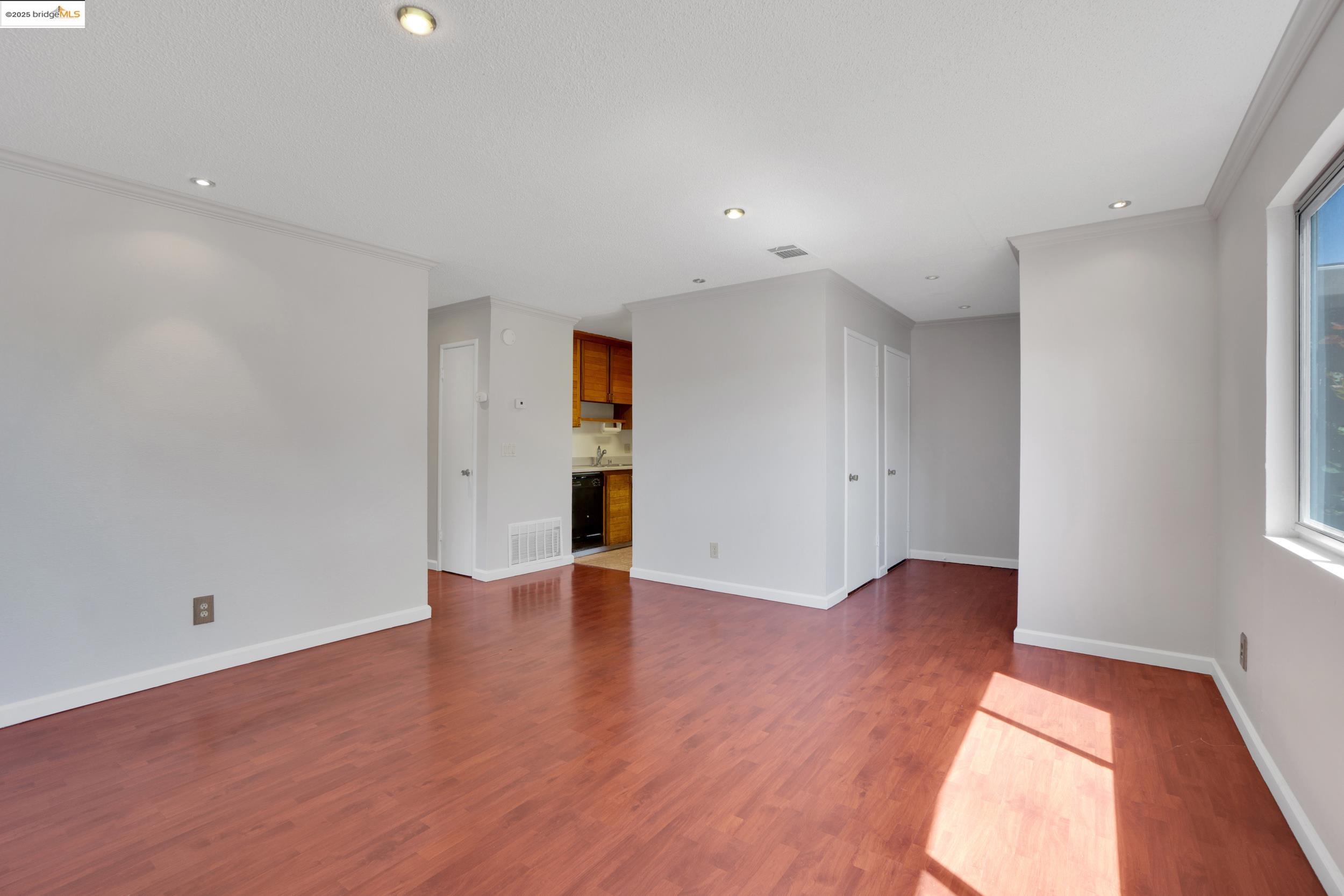 Detail Gallery Image 5 of 32 For 2049 Plum Tree Way, Fairfield,  CA 94533 - 3 Beds | 2 Baths