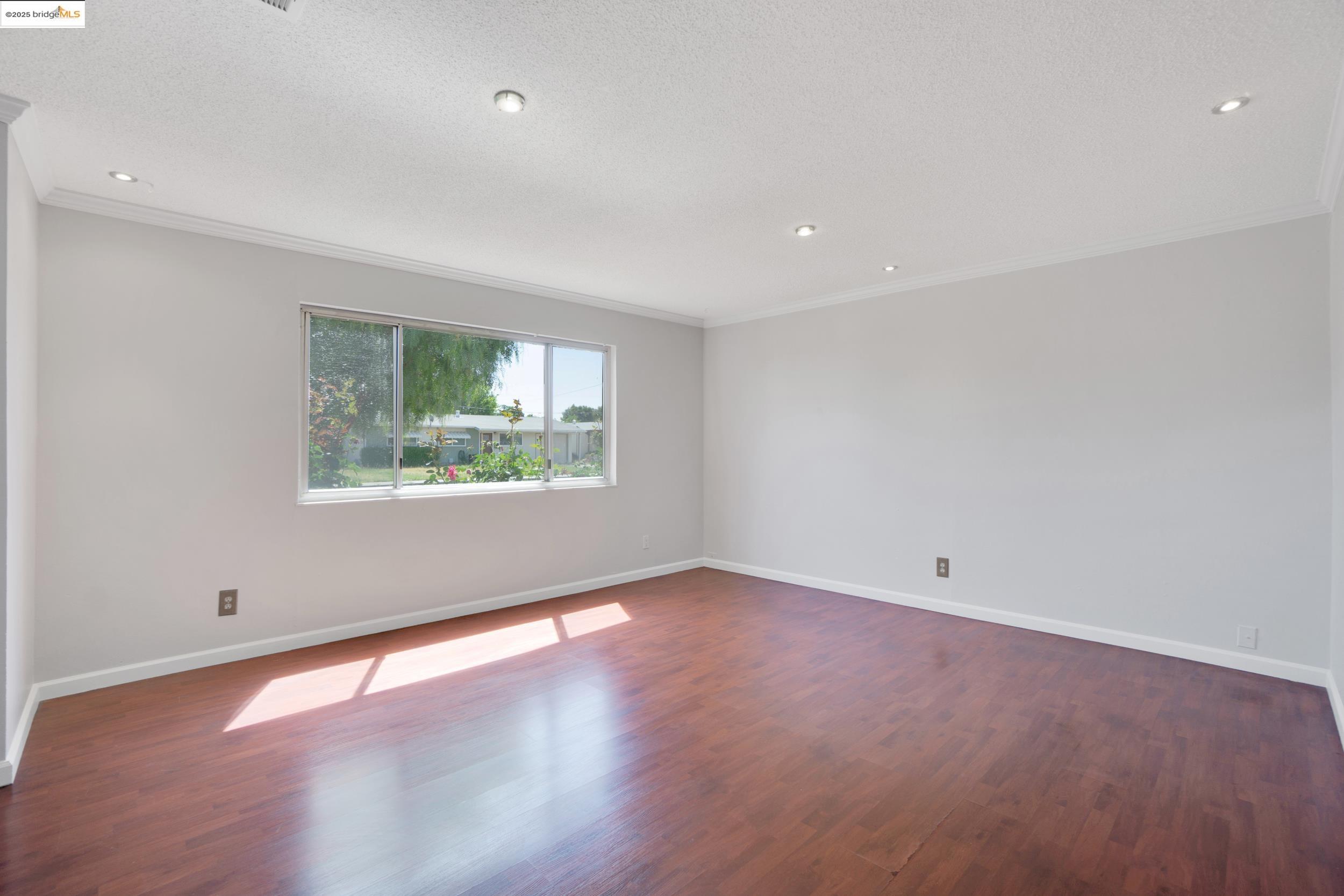Detail Gallery Image 7 of 32 For 2049 Plum Tree Way, Fairfield,  CA 94533 - 3 Beds | 2 Baths