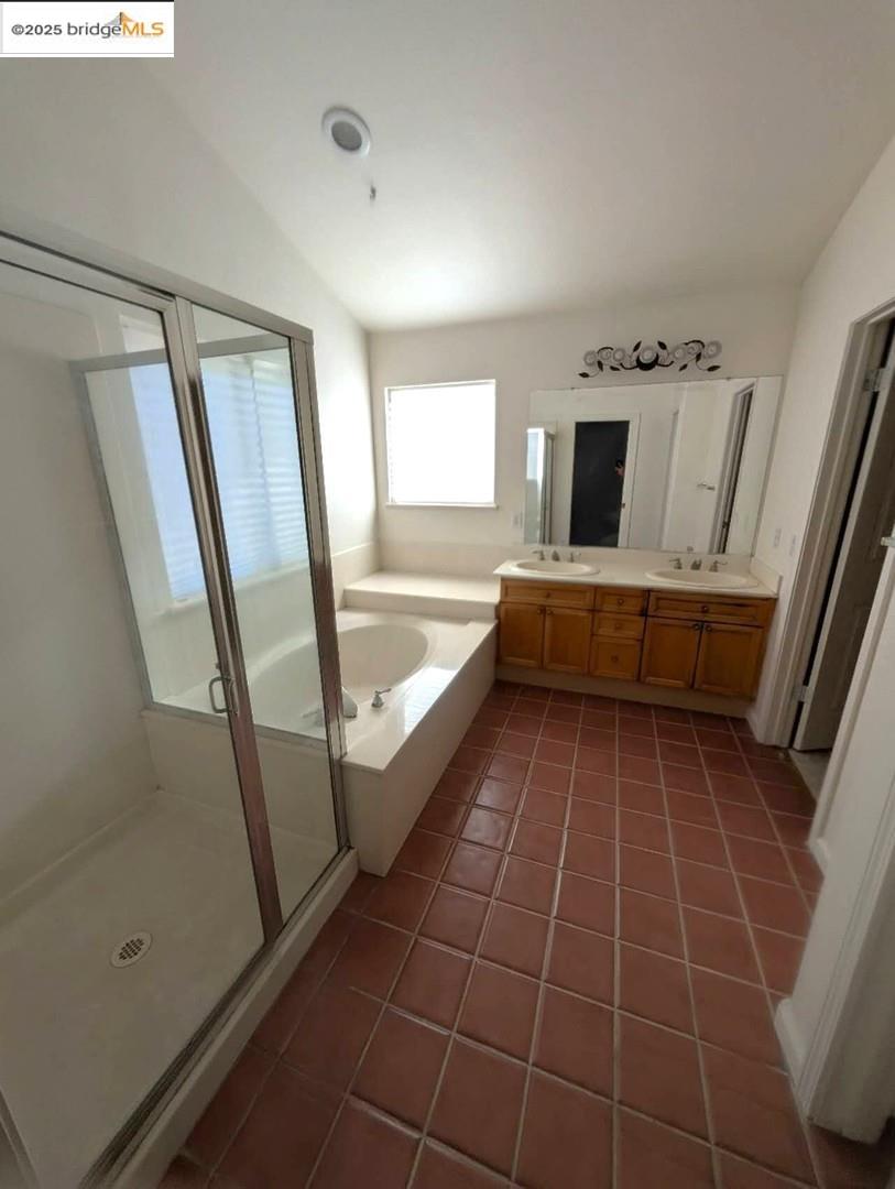 Detail Gallery Image 22 of 34 For 4224 Pinehurst Cir, Stockton,  CA 95219 - 3 Beds | 3 Baths