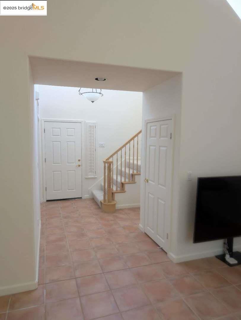 Detail Gallery Image 5 of 34 For 4224 Pinehurst Cir, Stockton,  CA 95219 - 3 Beds | 3 Baths