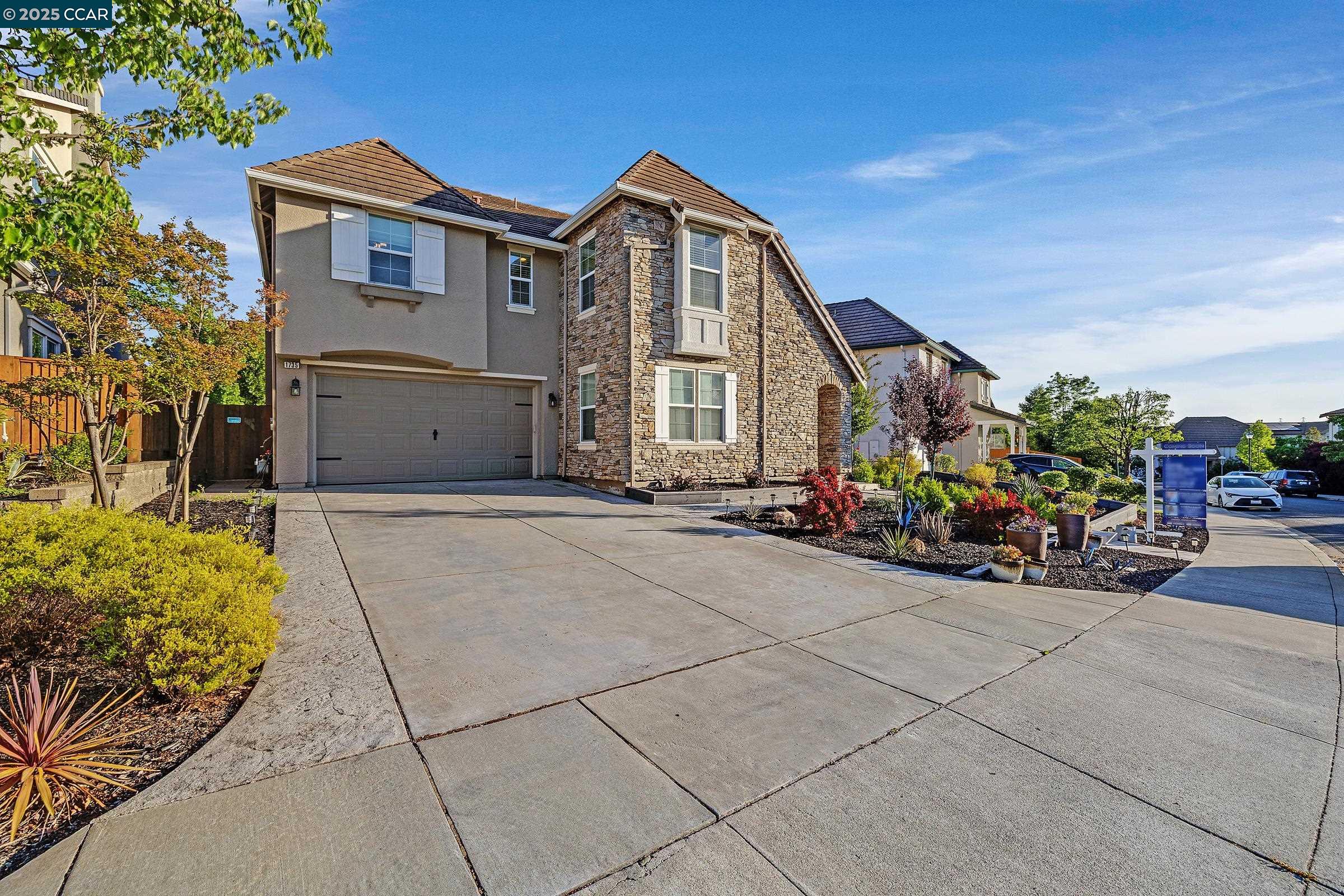 Detail Gallery Image 2 of 43 For 1735 Cottswald St, Danville,  CA 94506 - 5 Beds | 4/1 Baths