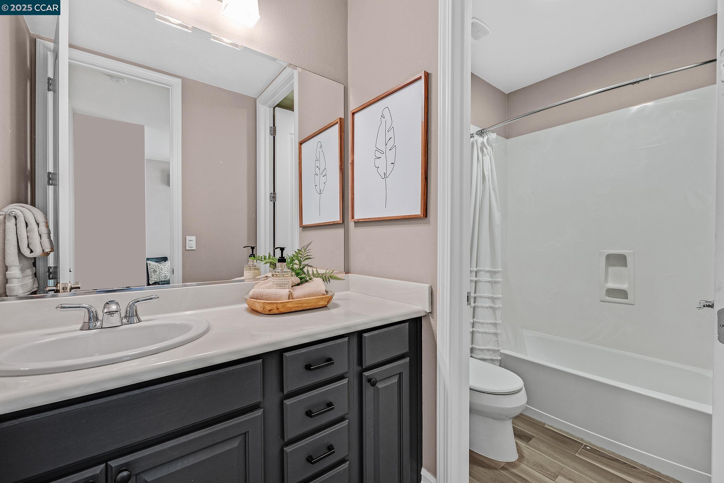 Detail Gallery Image 17 of 43 For 1735 Cottswald St, Danville,  CA 94506 - 5 Beds | 4/1 Baths
