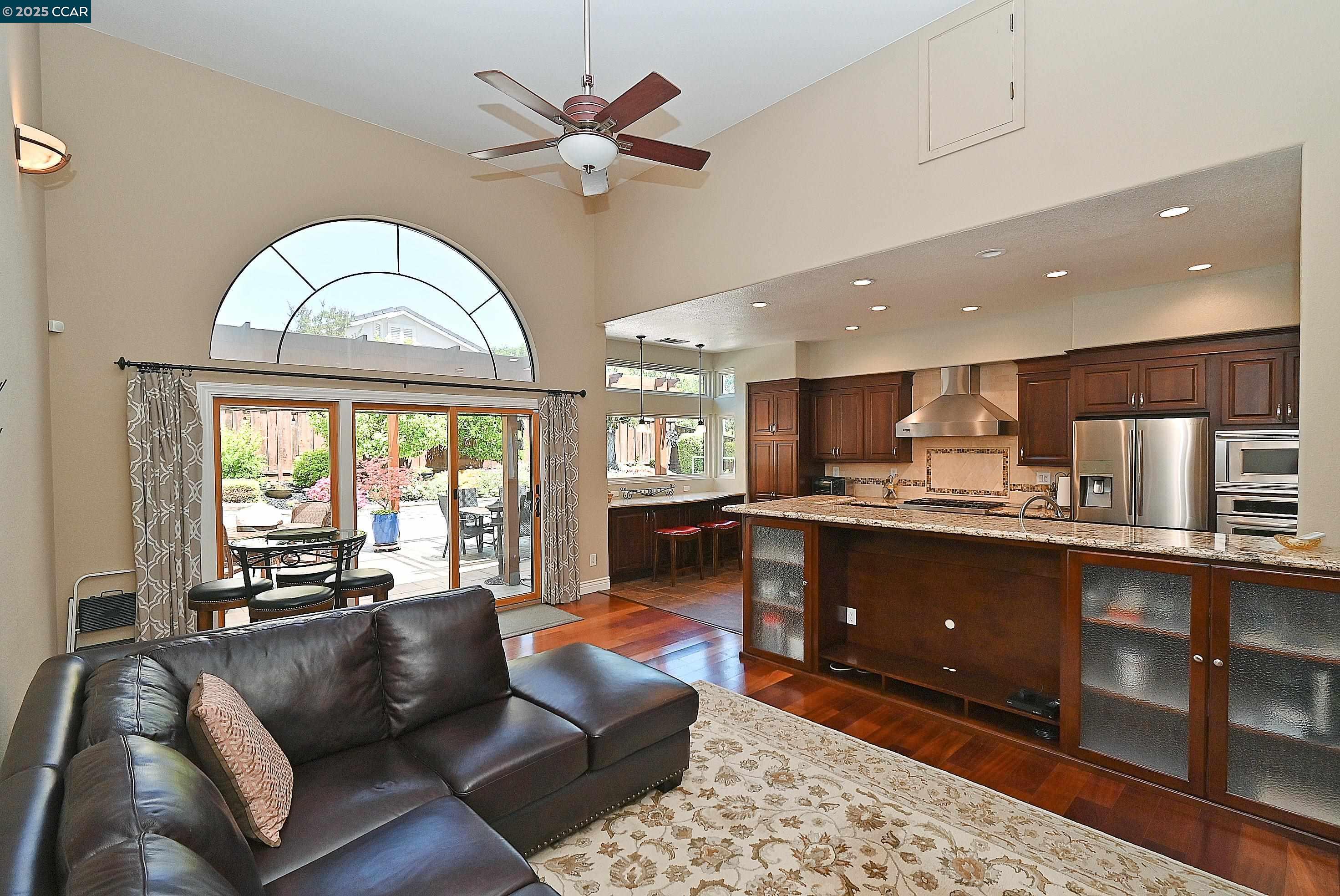 Detail Gallery Image 15 of 37 For 800 Beaver Creek Ct, San Ramon,  CA 94582 - 4 Beds | 2/1 Baths