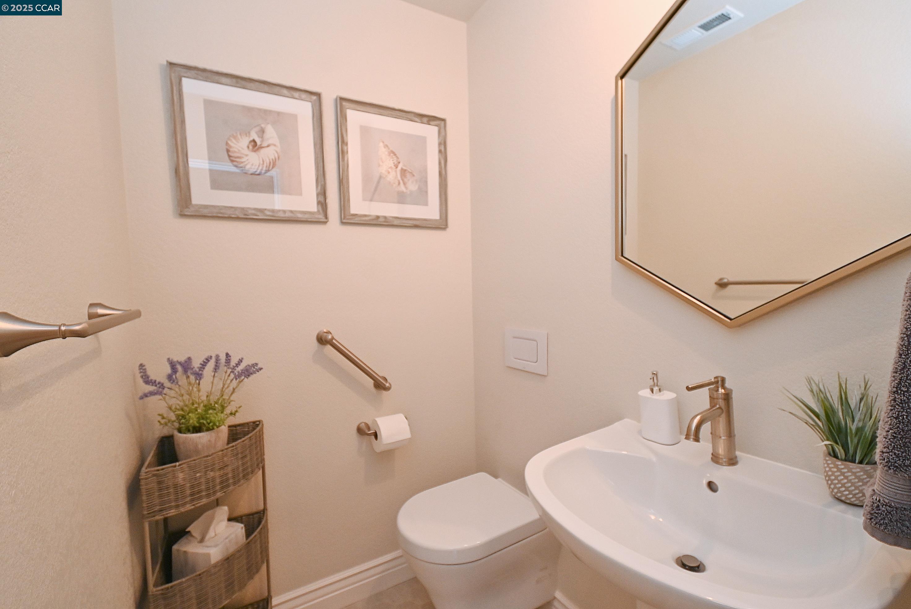 Detail Gallery Image 17 of 37 For 800 Beaver Creek Ct, San Ramon,  CA 94582 - 4 Beds | 2/1 Baths