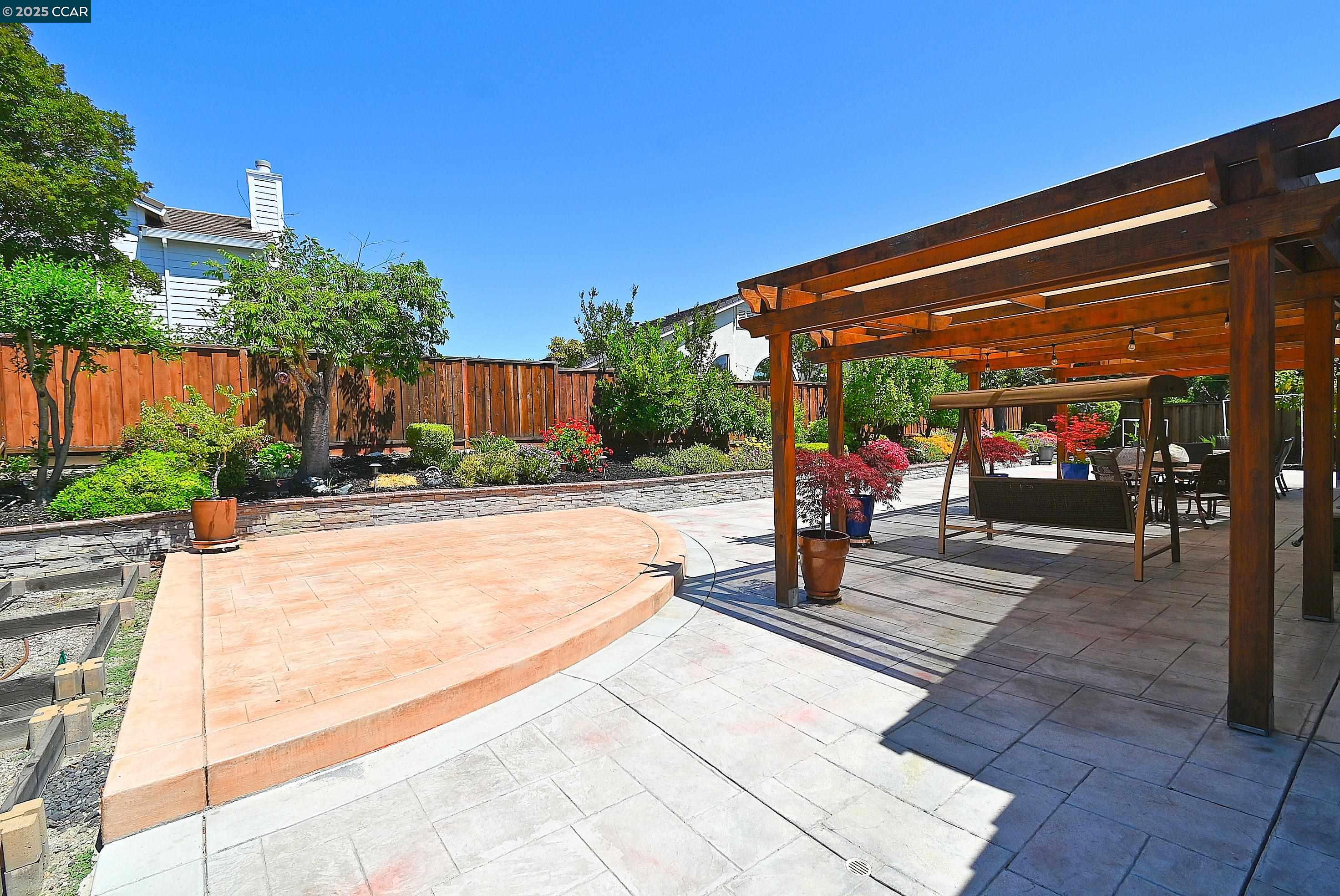 Detail Gallery Image 28 of 37 For 800 Beaver Creek Ct, San Ramon,  CA 94582 - 4 Beds | 2/1 Baths