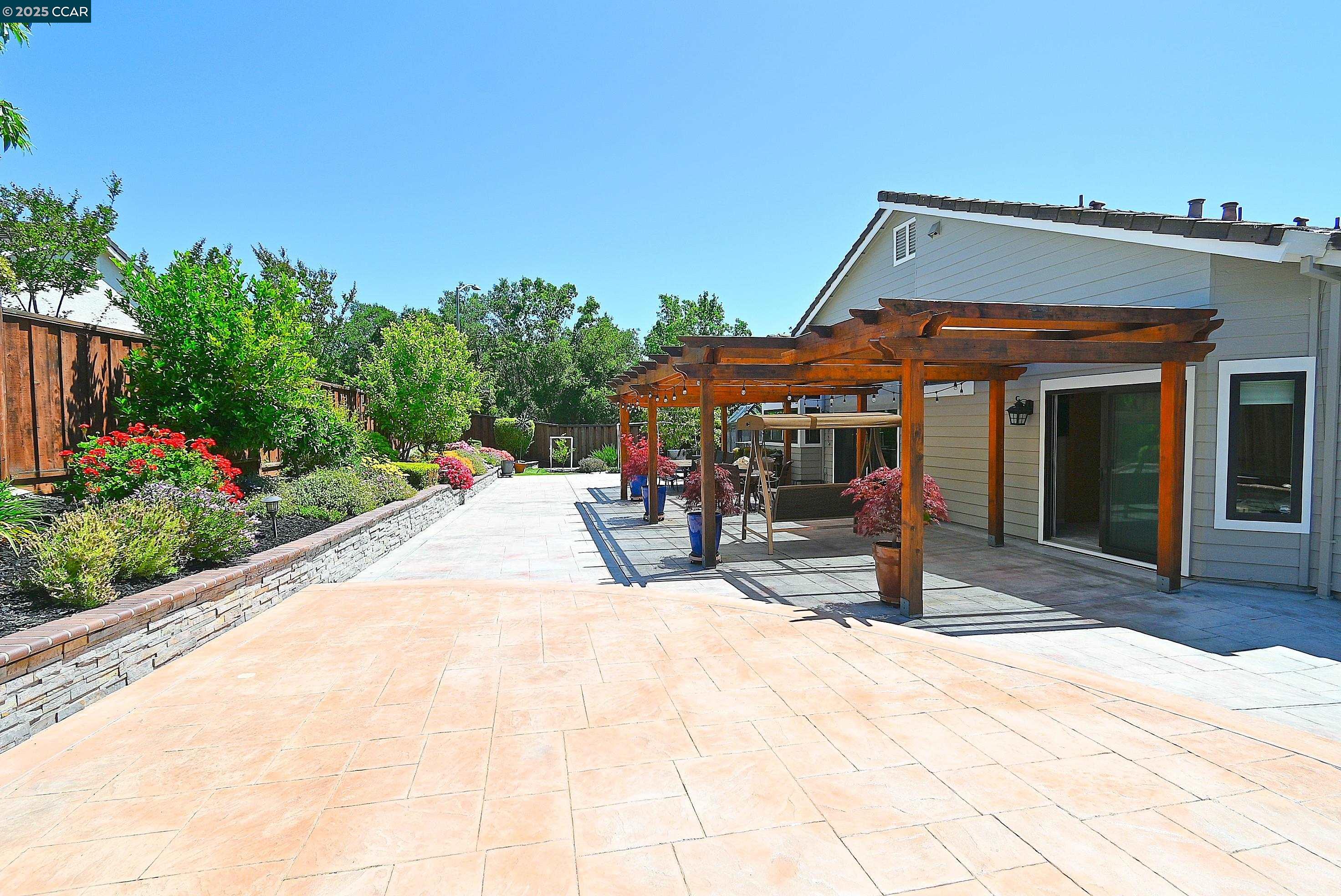 Detail Gallery Image 29 of 37 For 800 Beaver Creek Ct, San Ramon,  CA 94582 - 4 Beds | 2/1 Baths