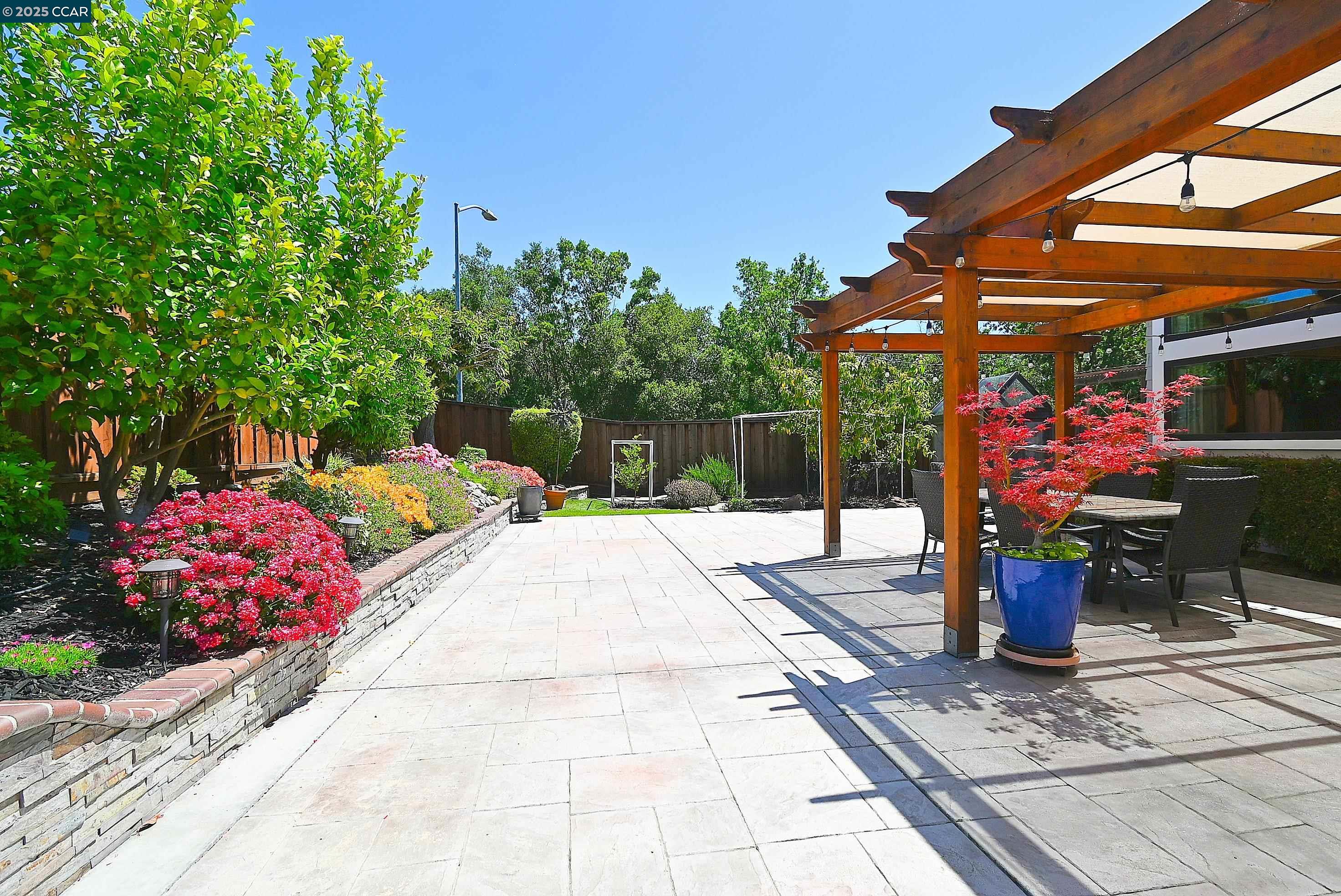 Detail Gallery Image 30 of 37 For 800 Beaver Creek Ct, San Ramon,  CA 94582 - 4 Beds | 2/1 Baths