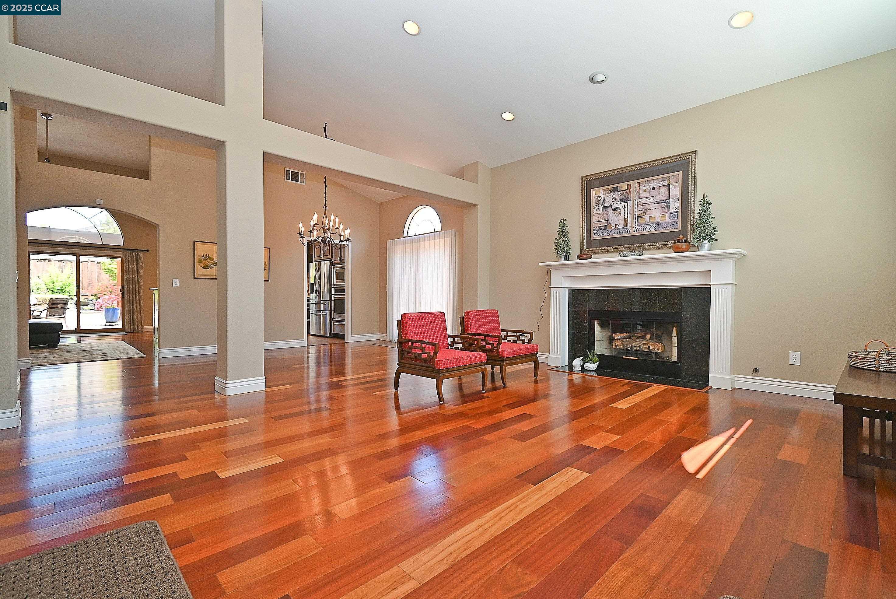 Detail Gallery Image 4 of 37 For 800 Beaver Creek Ct, San Ramon,  CA 94582 - 4 Beds | 2/1 Baths