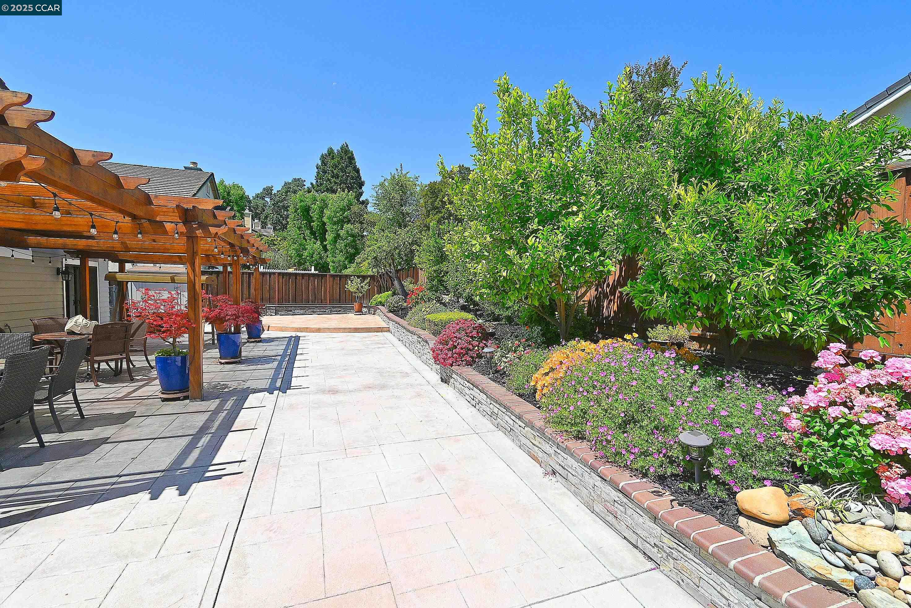 Detail Gallery Image 33 of 37 For 800 Beaver Creek Ct, San Ramon,  CA 94582 - 4 Beds | 2/1 Baths