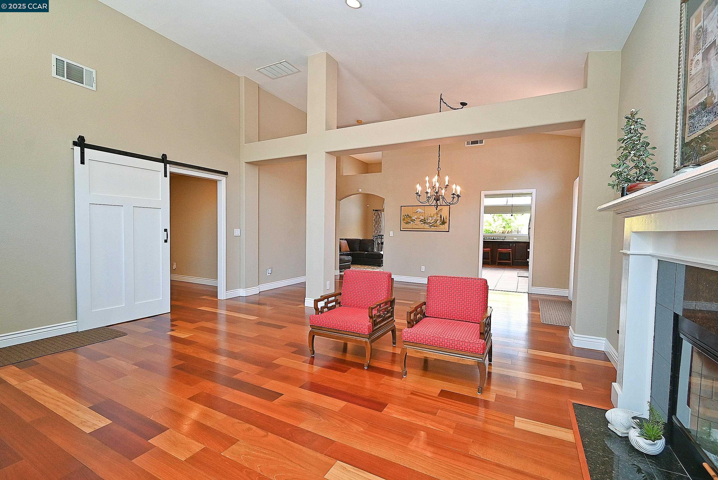 Detail Gallery Image 5 of 37 For 800 Beaver Creek Ct, San Ramon,  CA 94582 - 4 Beds | 2/1 Baths