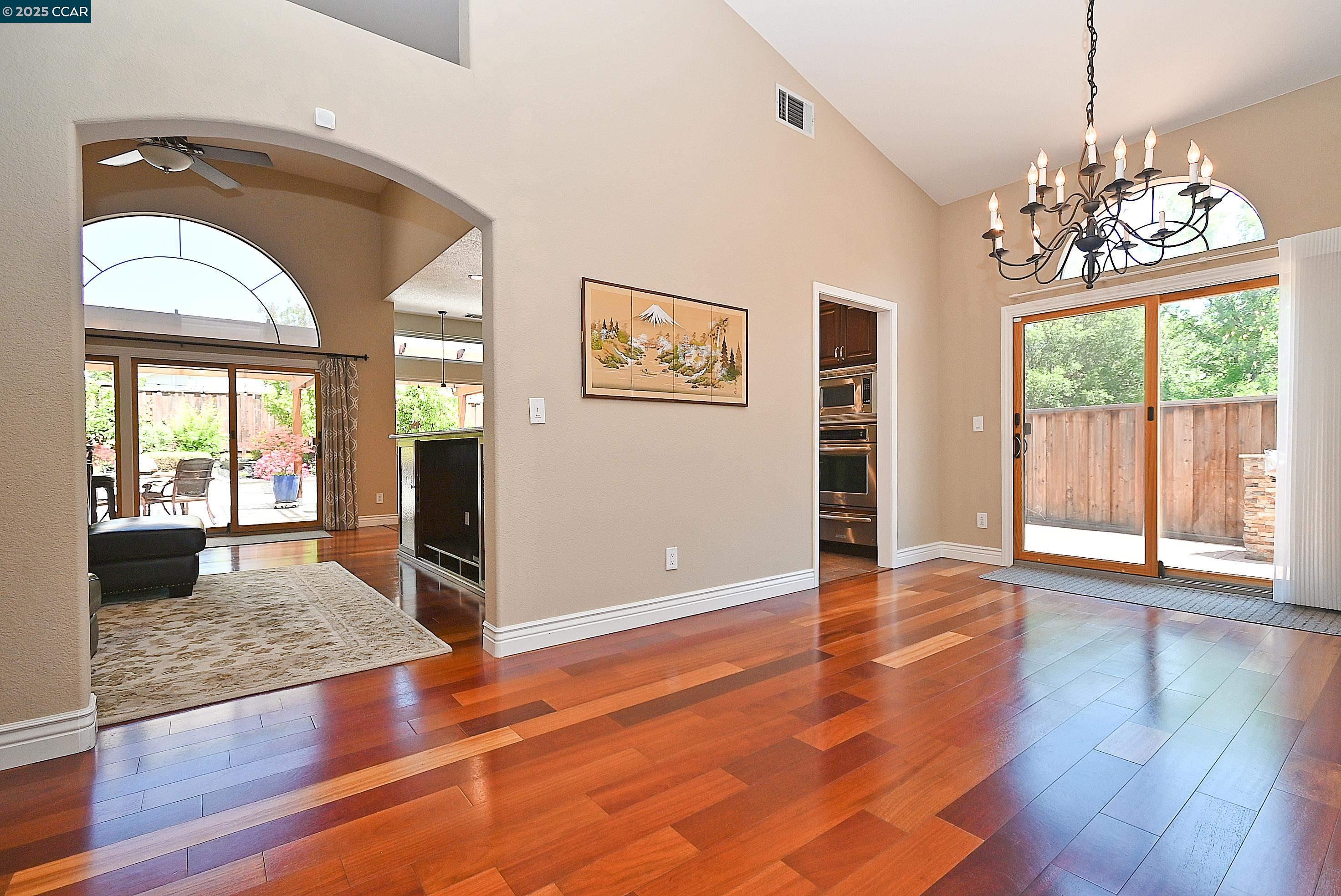 Detail Gallery Image 6 of 37 For 800 Beaver Creek Ct, San Ramon,  CA 94582 - 4 Beds | 2/1 Baths