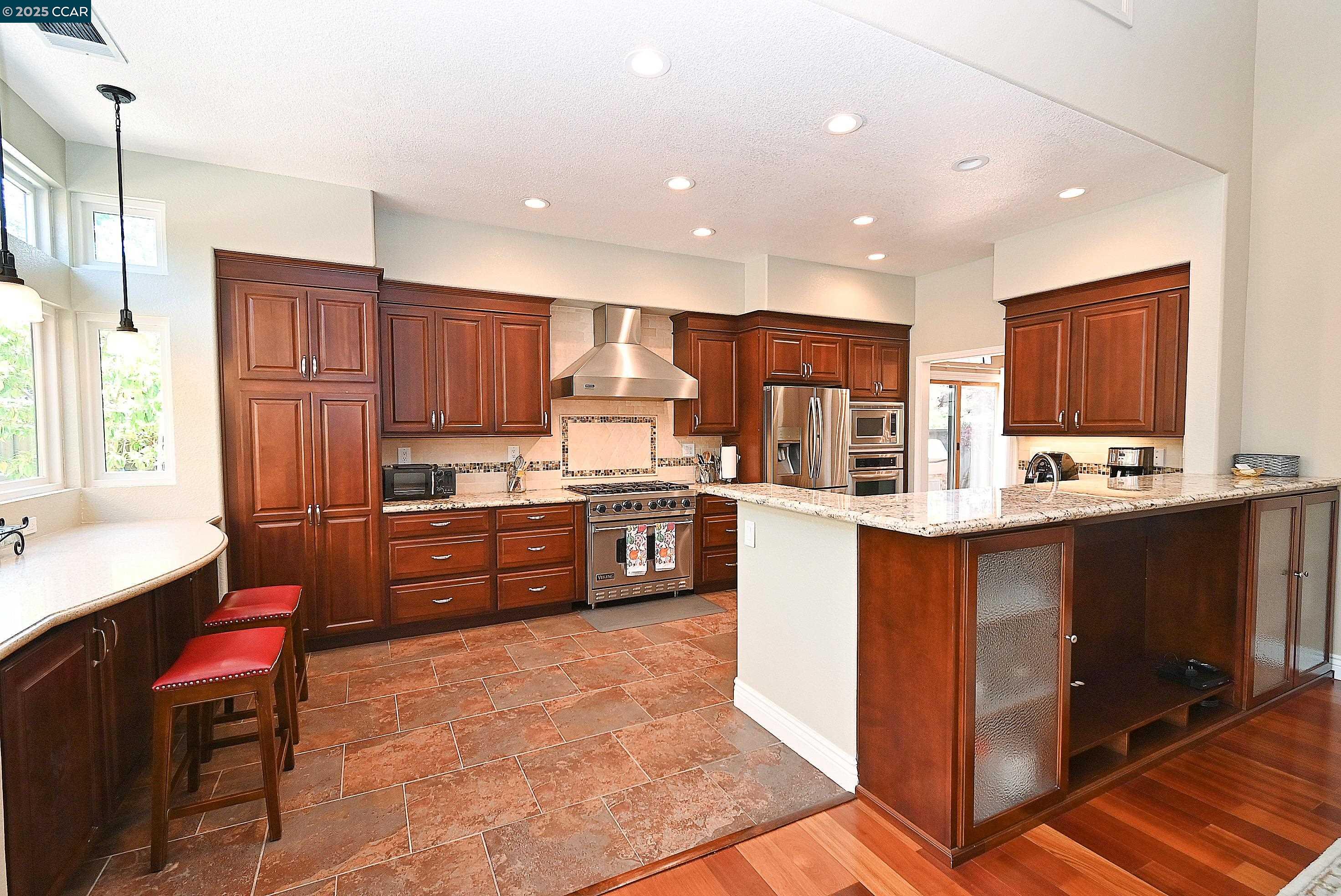 Detail Gallery Image 7 of 37 For 800 Beaver Creek Ct, San Ramon,  CA 94582 - 4 Beds | 2/1 Baths
