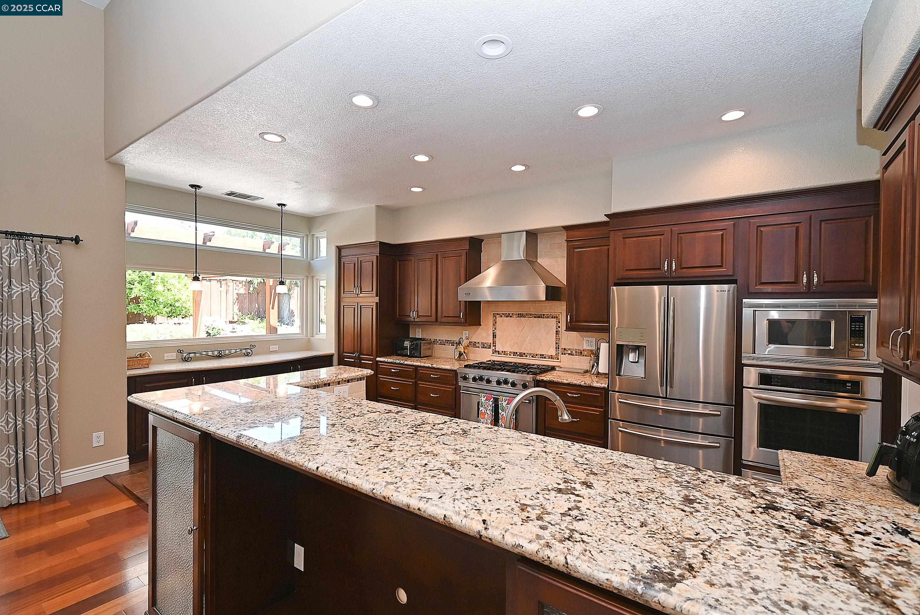 Detail Gallery Image 8 of 37 For 800 Beaver Creek Ct, San Ramon,  CA 94582 - 4 Beds | 2/1 Baths