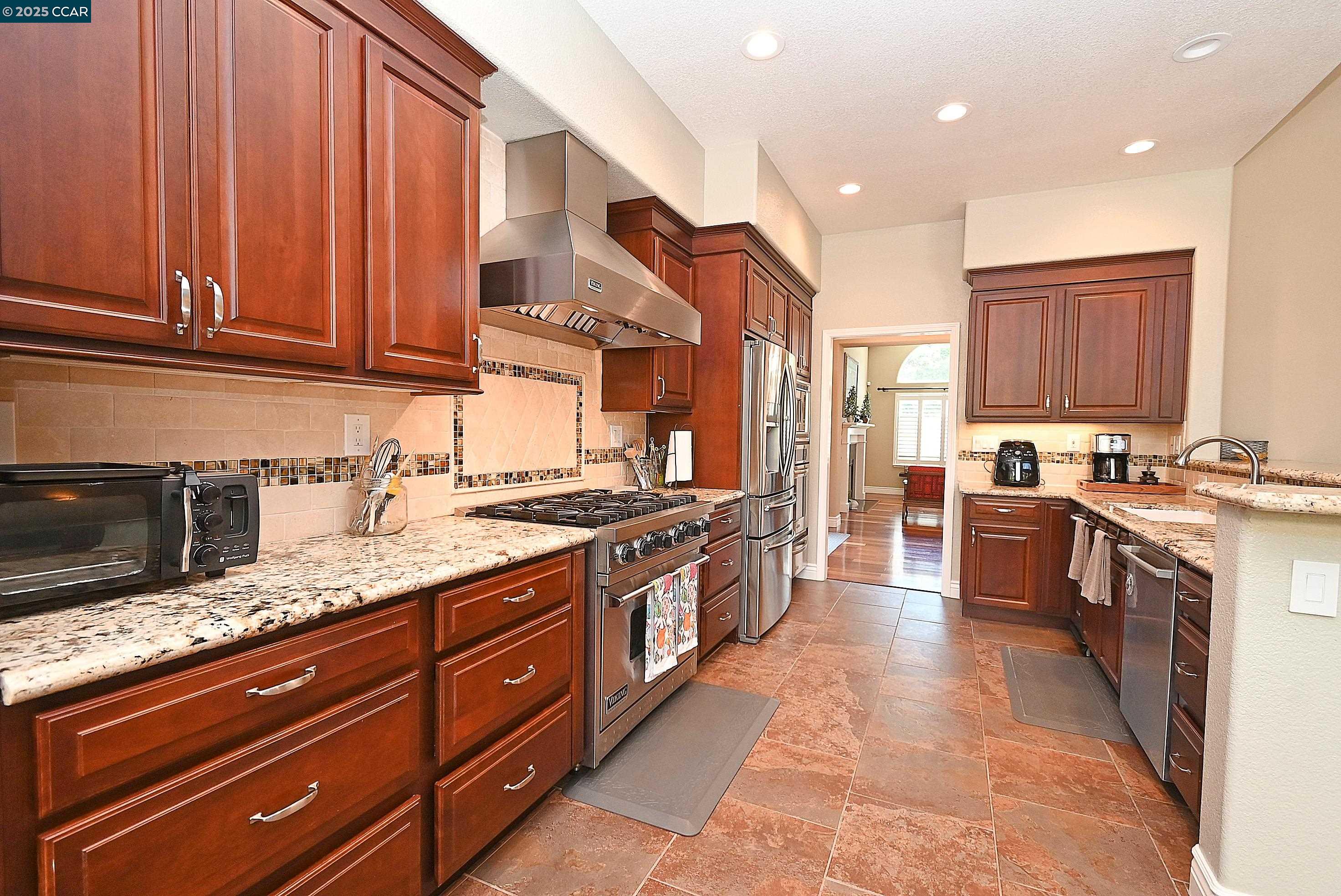Detail Gallery Image 10 of 37 For 800 Beaver Creek Ct, San Ramon,  CA 94582 - 4 Beds | 2/1 Baths