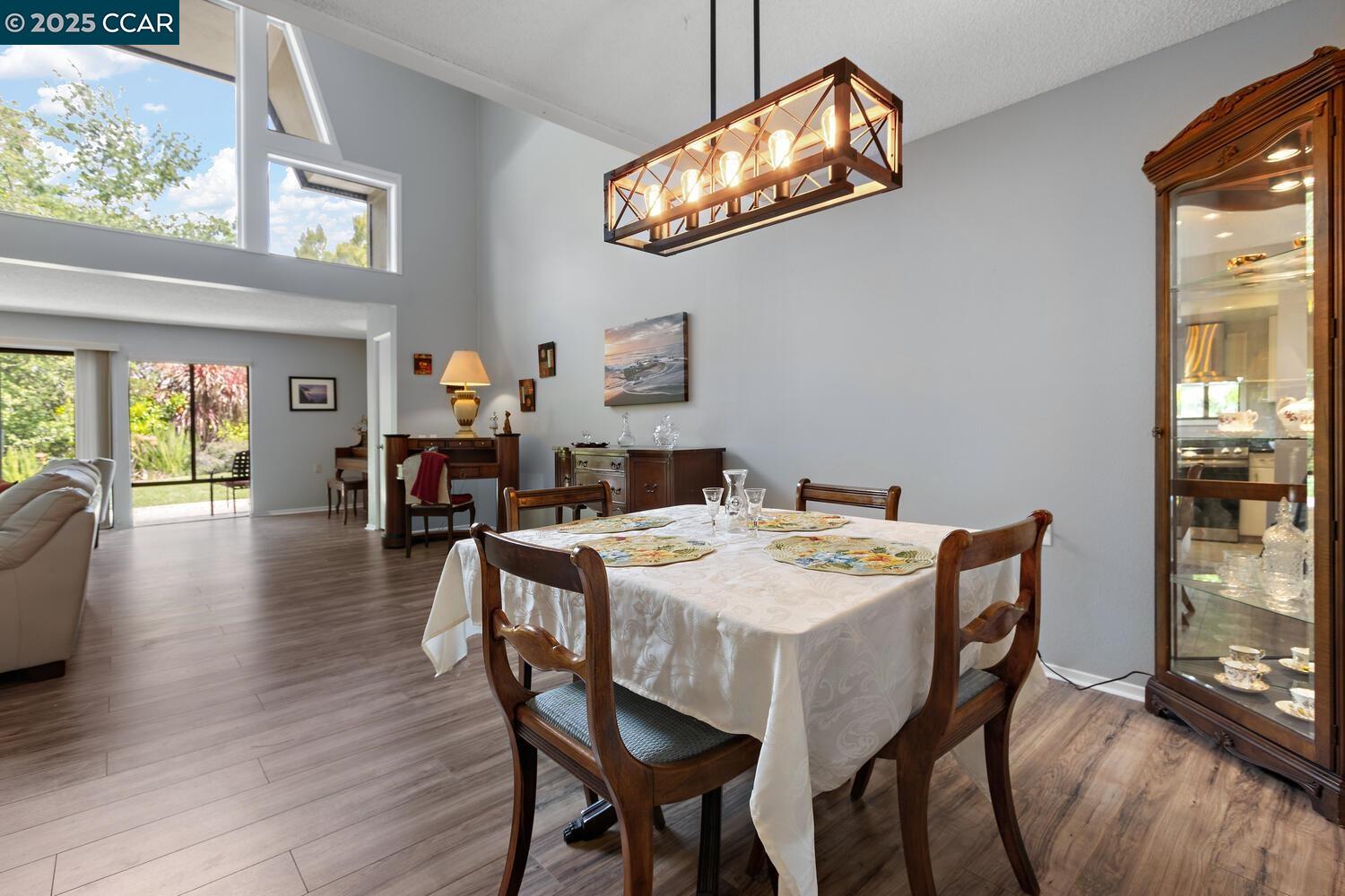 Detail Gallery Image 3 of 47 For 1244 Singingwood Ct. #1,  Walnut Creek,  CA 94595 - 2 Beds | 2 Baths