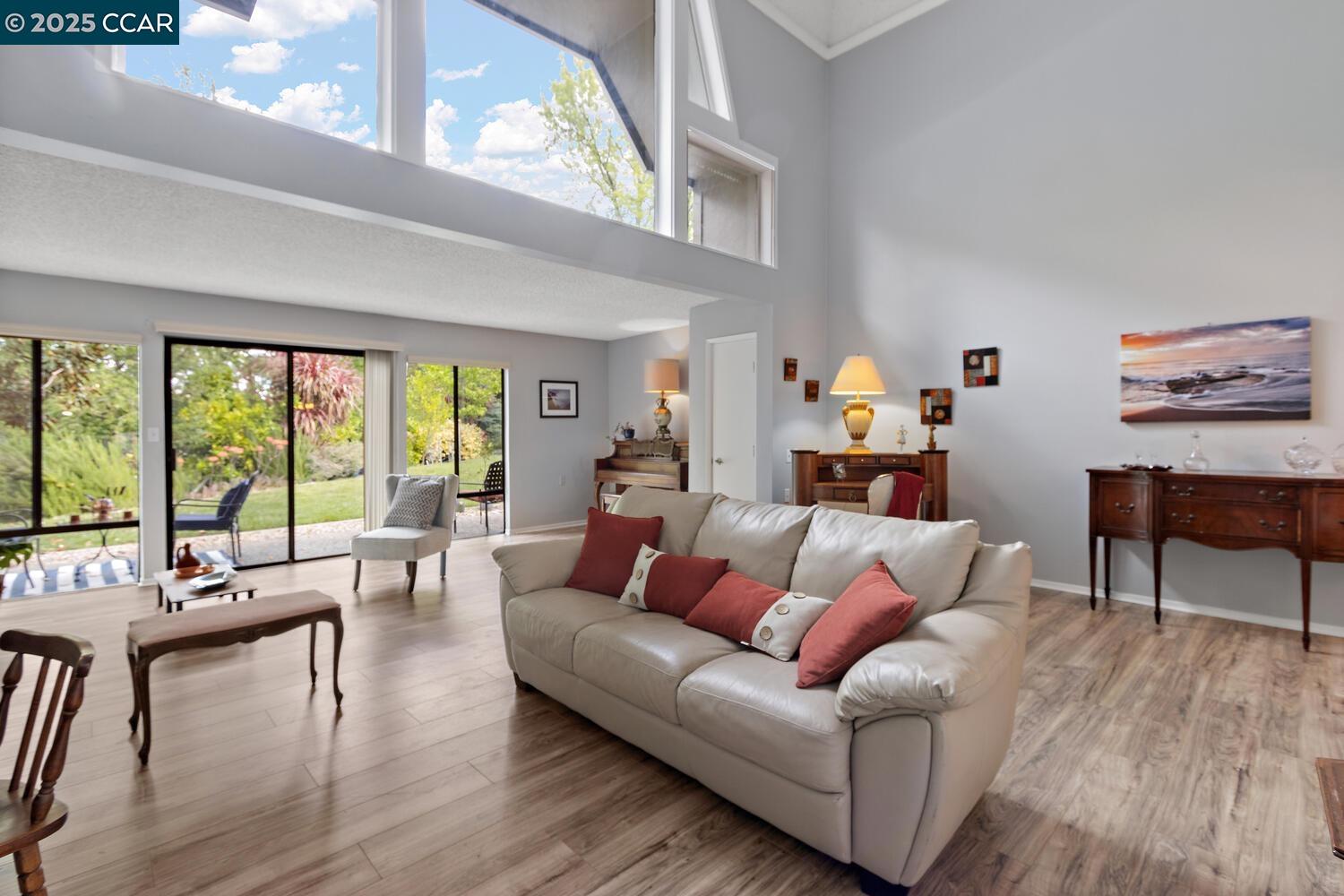 Detail Gallery Image 4 of 54 For 1244 Singingwood Ct. #1,  Walnut Creek,  CA 94595 - 2 Beds | 2 Baths