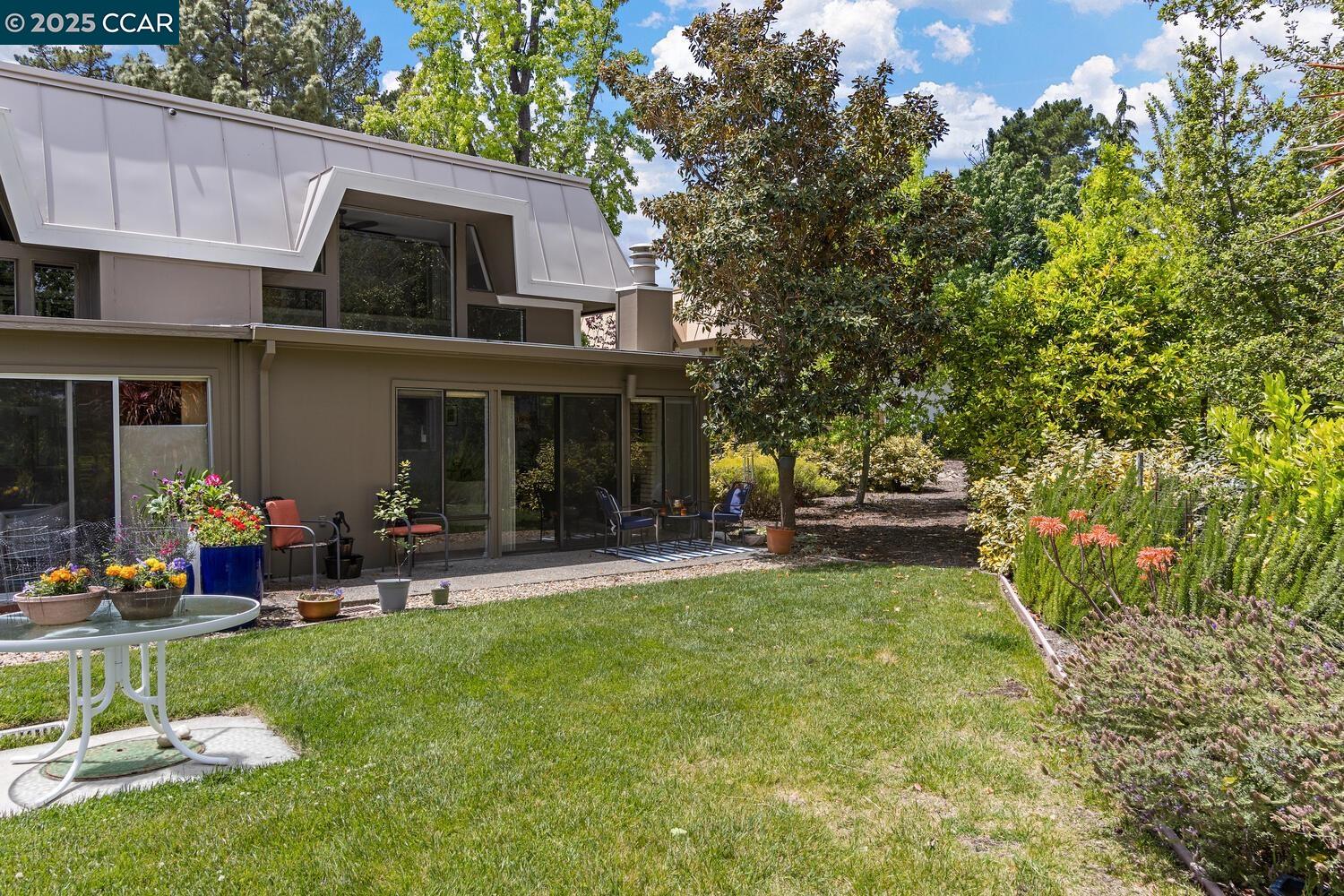 Detail Gallery Image 31 of 54 For 1244 Singingwood Ct. #1,  Walnut Creek,  CA 94595 - 2 Beds | 2 Baths