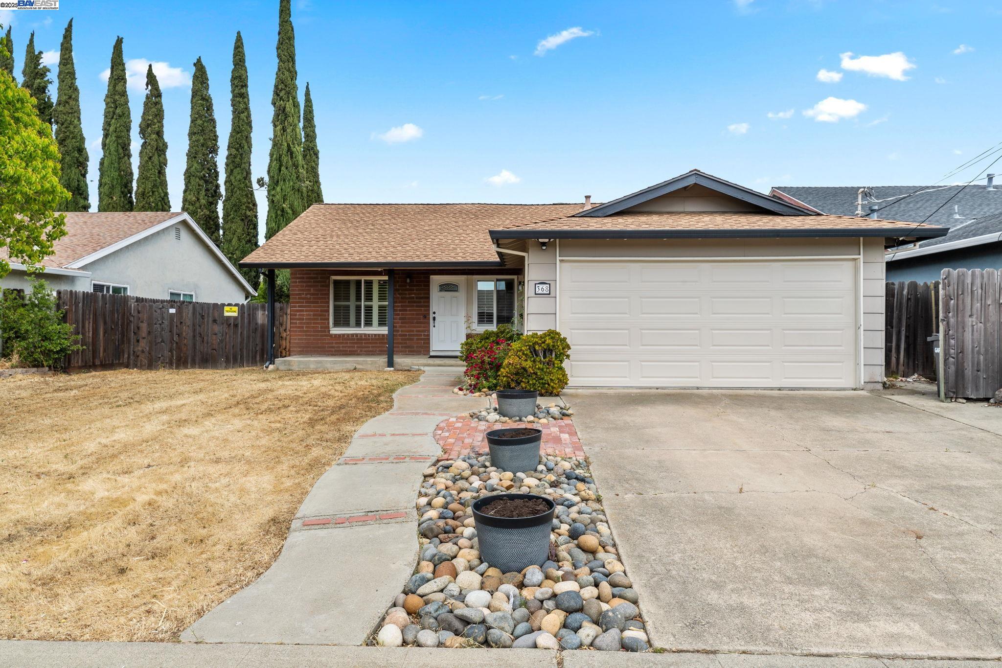Detail Gallery Image 2 of 47 For 368 Helen Way, Livermore,  CA 94550 - 3 Beds | 2 Baths