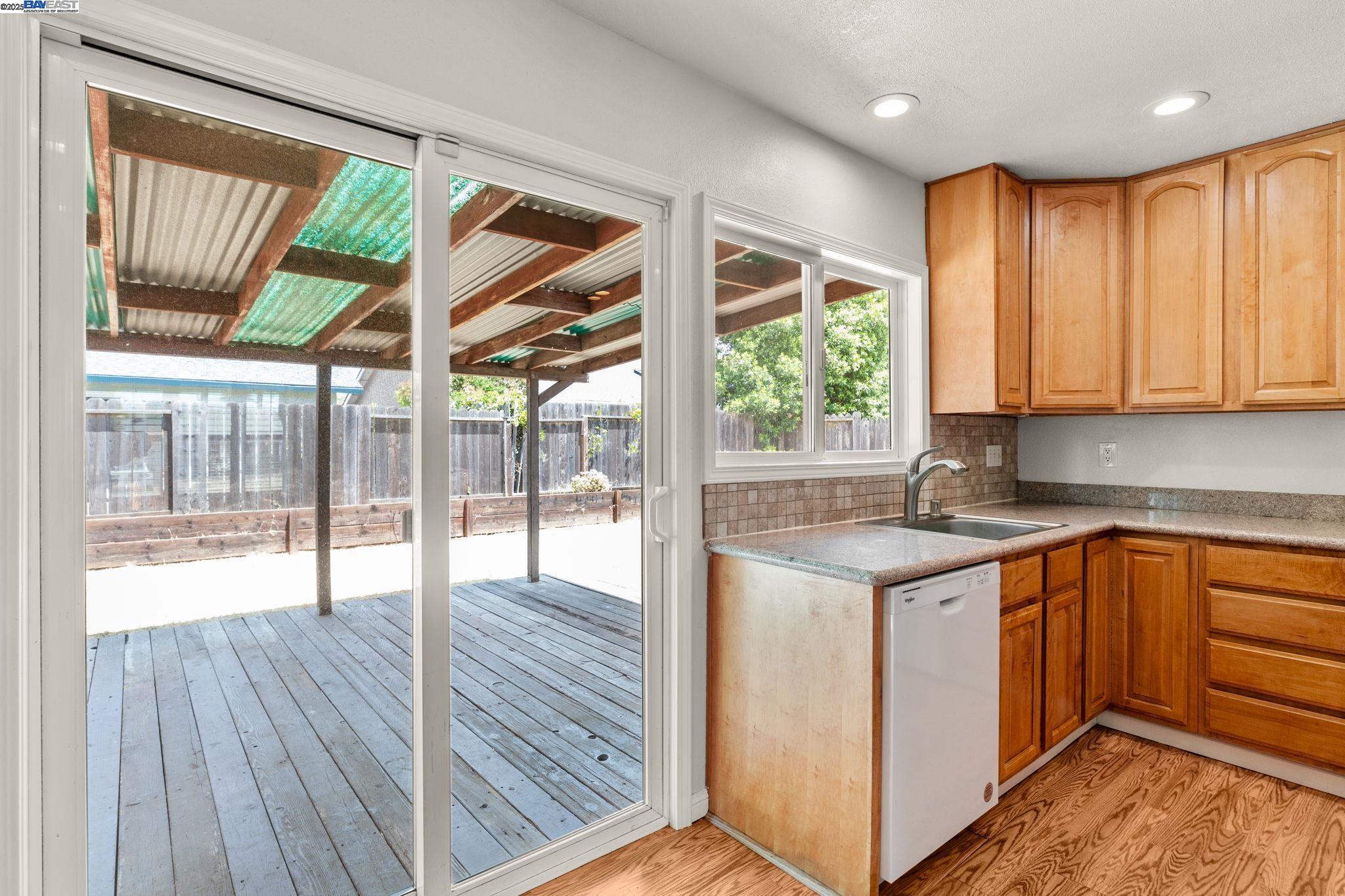 Detail Gallery Image 20 of 47 For 368 Helen Way, Livermore,  CA 94550 - 3 Beds | 2 Baths